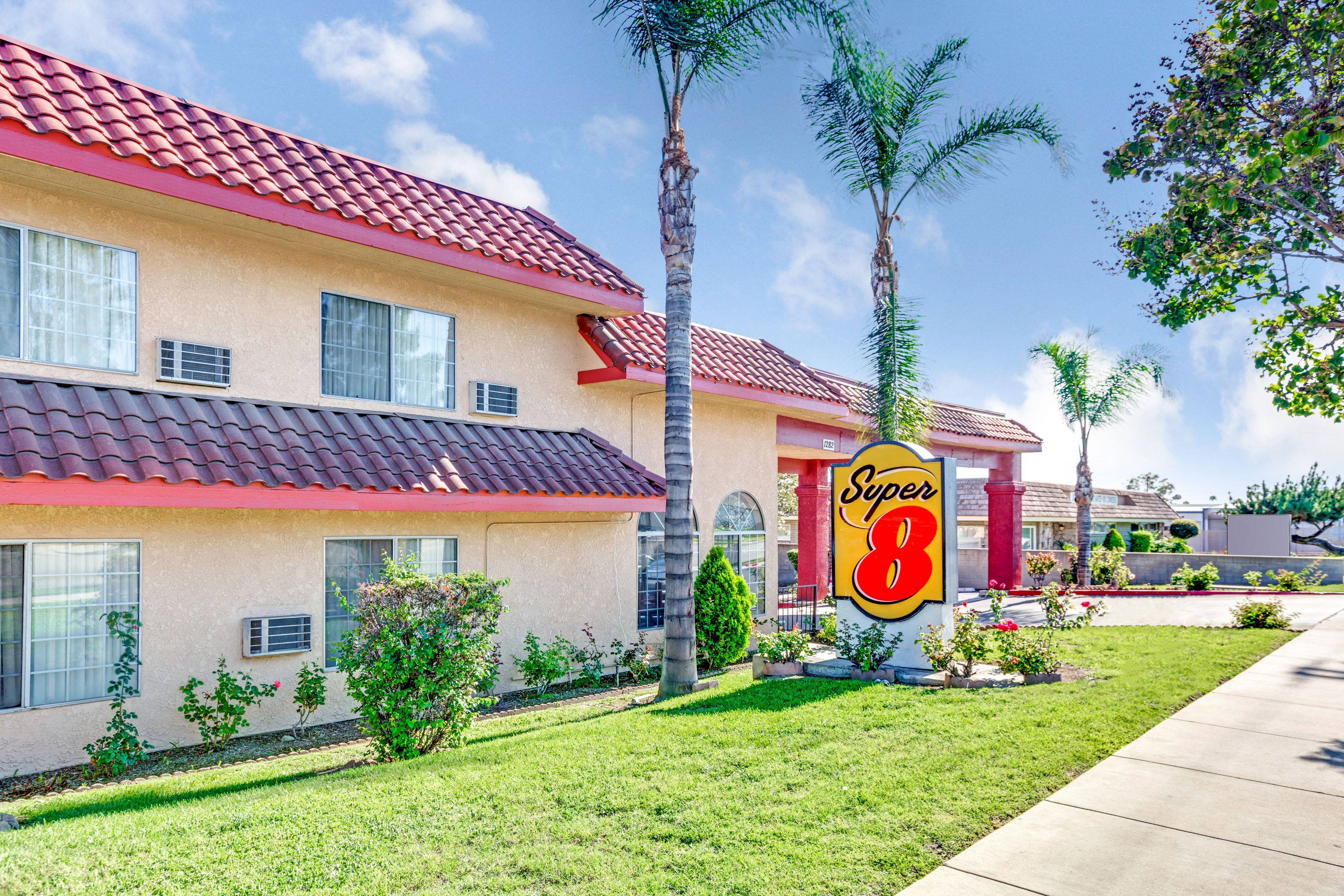 Super 8 Upland