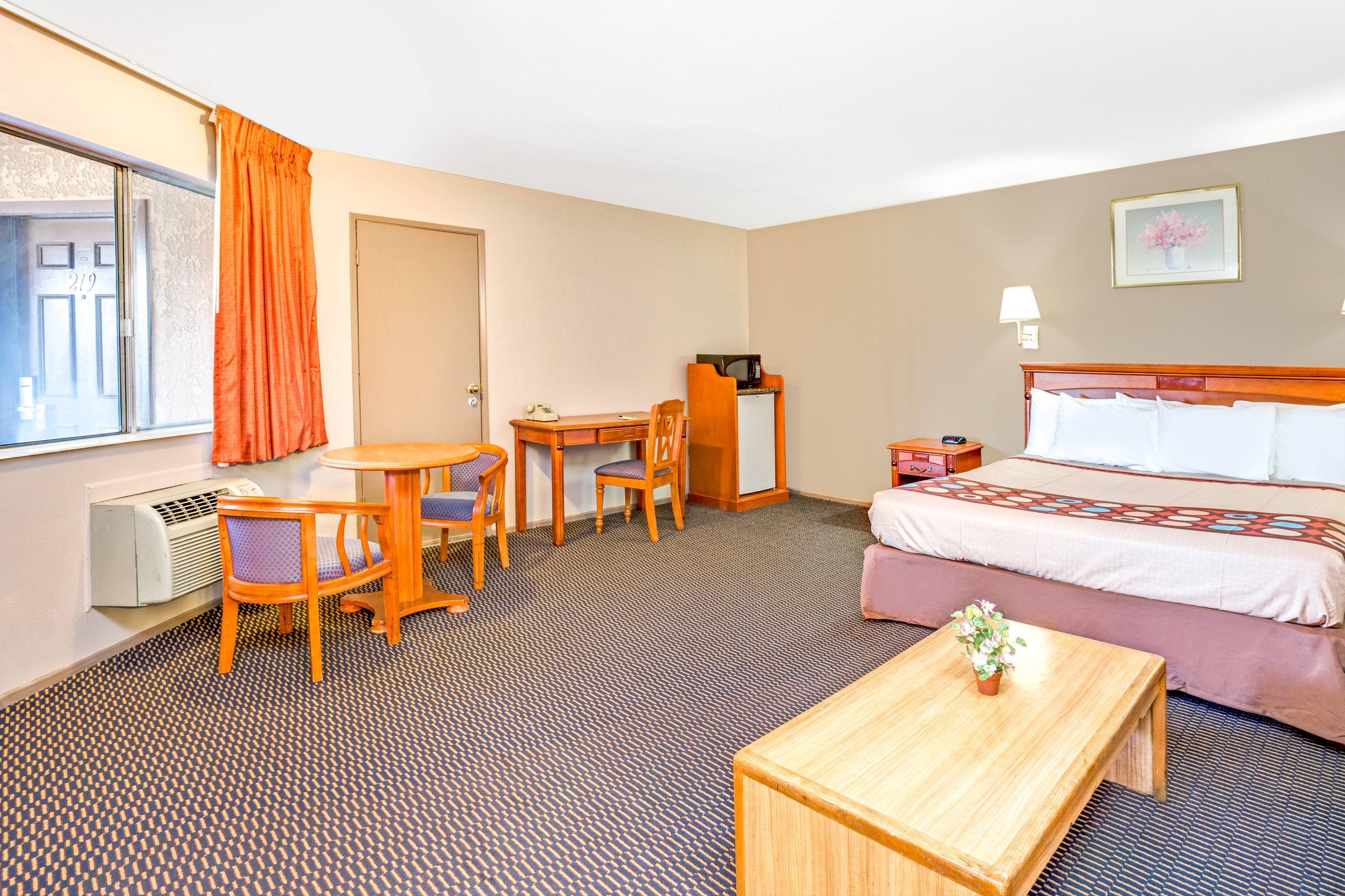 Super 8 by Wyndham Upland Ontario CA suite in Upland, California