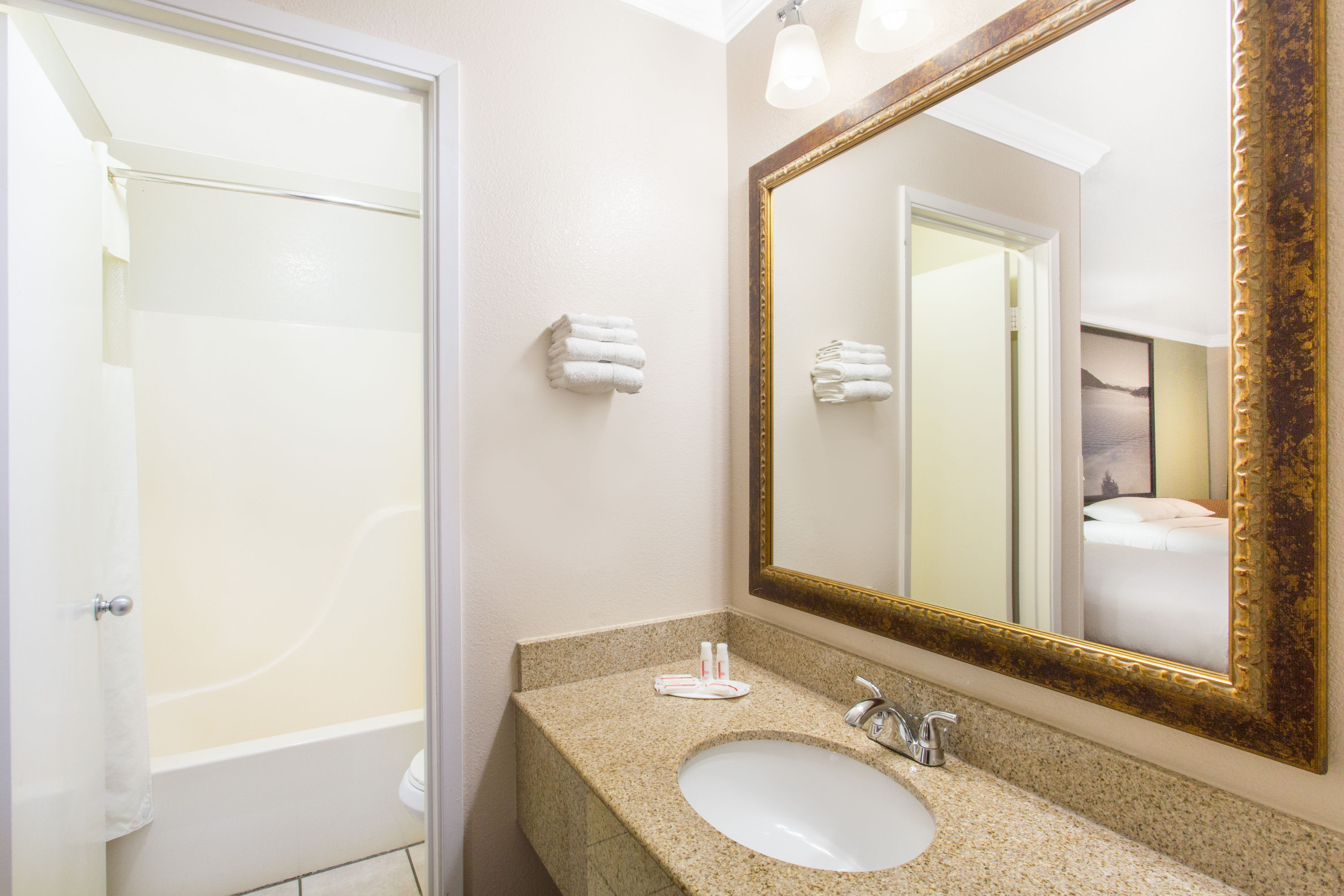 Super 8 By Wyndham Upper Lake Upper Lake Ca Hotels