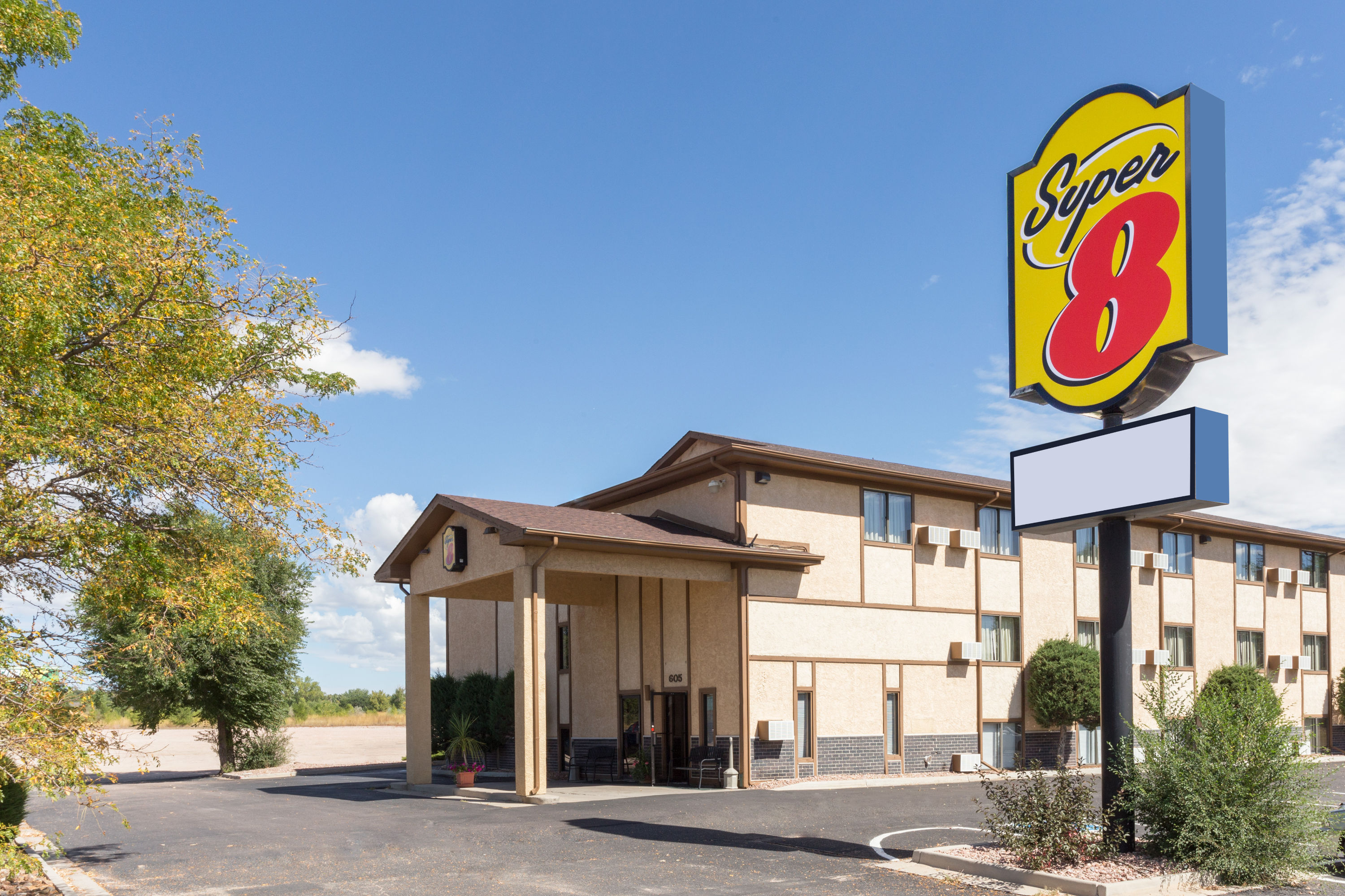 Super 8 By Wyndham Cos Hwy 24 E Pafb Area Colorado