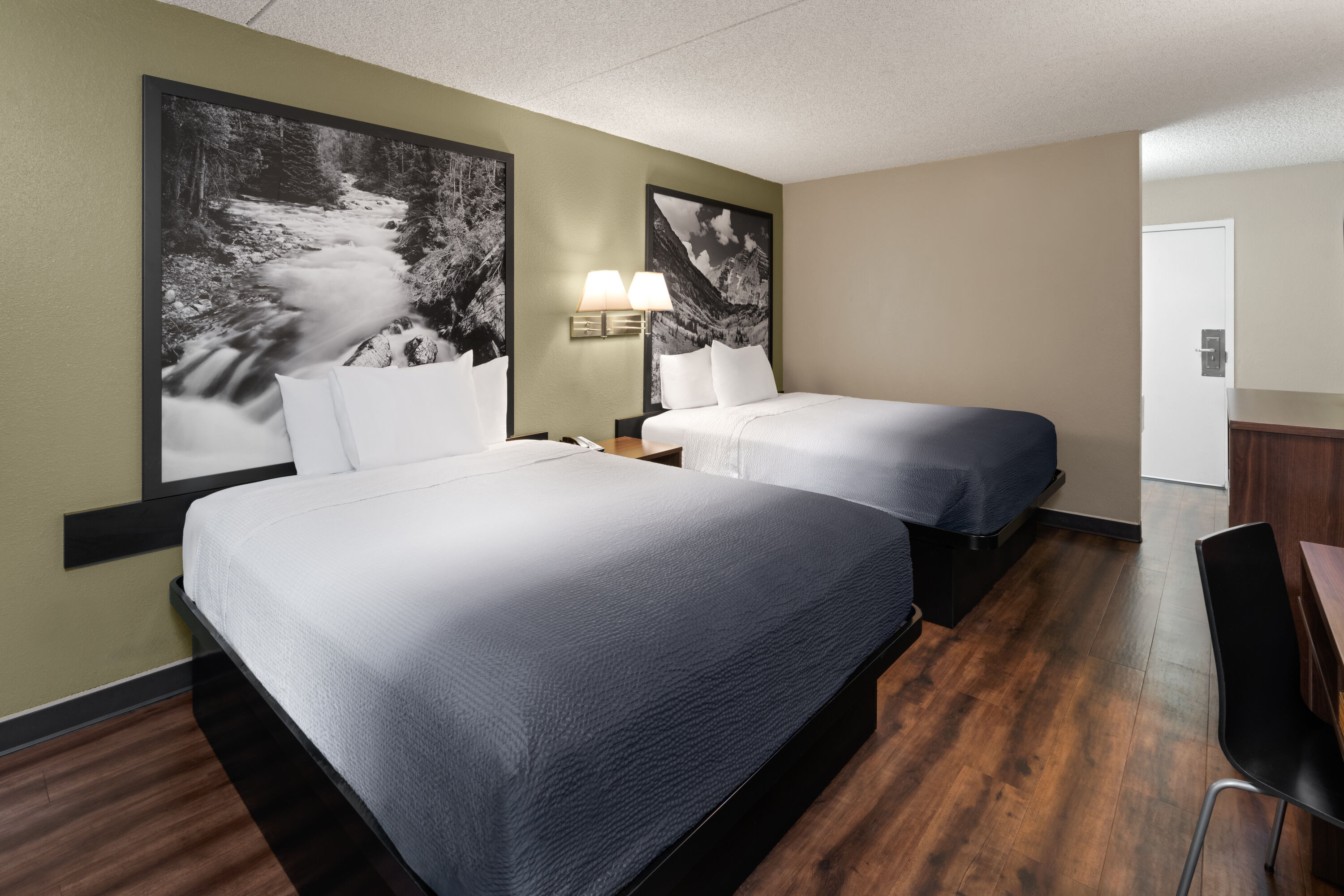 Guest room at the Super 8 by Wyndham Colo. Sprs. Garden Of The Gods in Colorado Springs, Colorado
