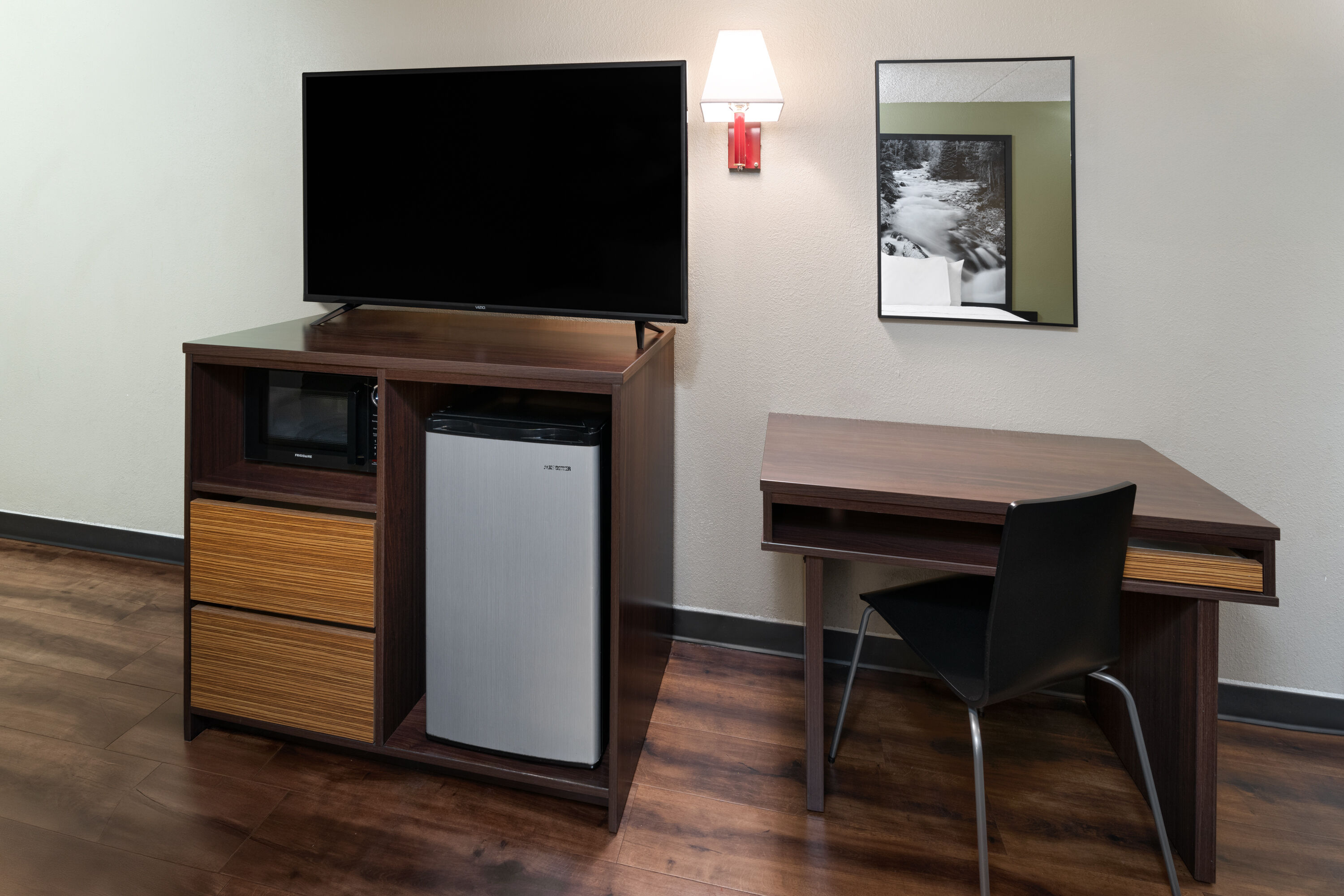 Guest room at the Super 8 by Wyndham Colo. Sprs. Garden Of The Gods in Colorado Springs, Colorado