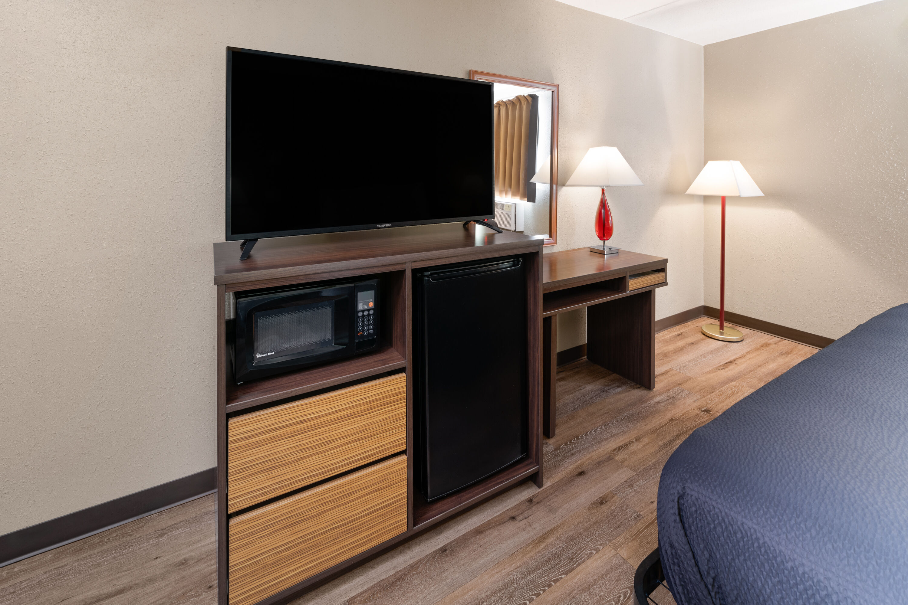 Guest room at the Super 8 by Wyndham Colo. Sprs. Garden Of The Gods in Colorado Springs, Colorado