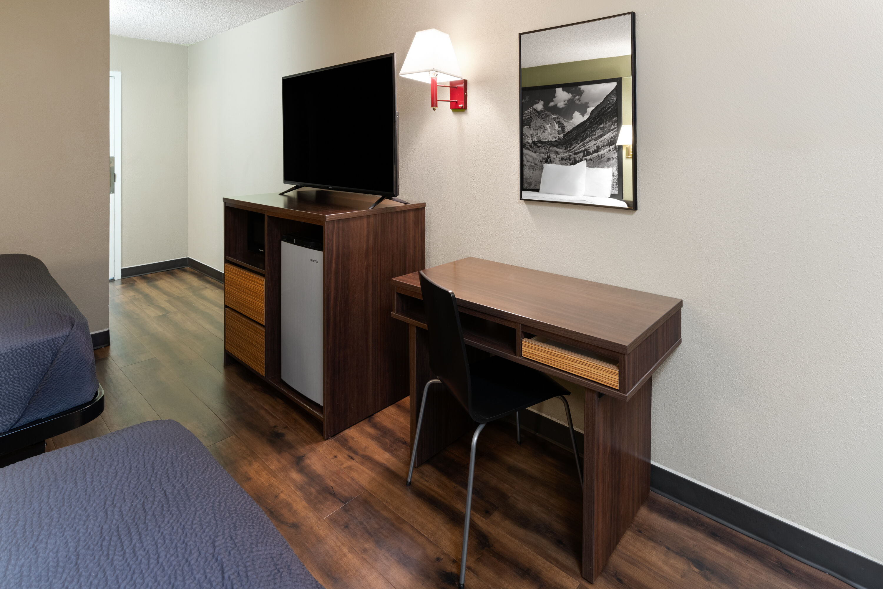 Guest room at the Super 8 by Wyndham Colo. Sprs. Garden Of The Gods in Colorado Springs, Colorado