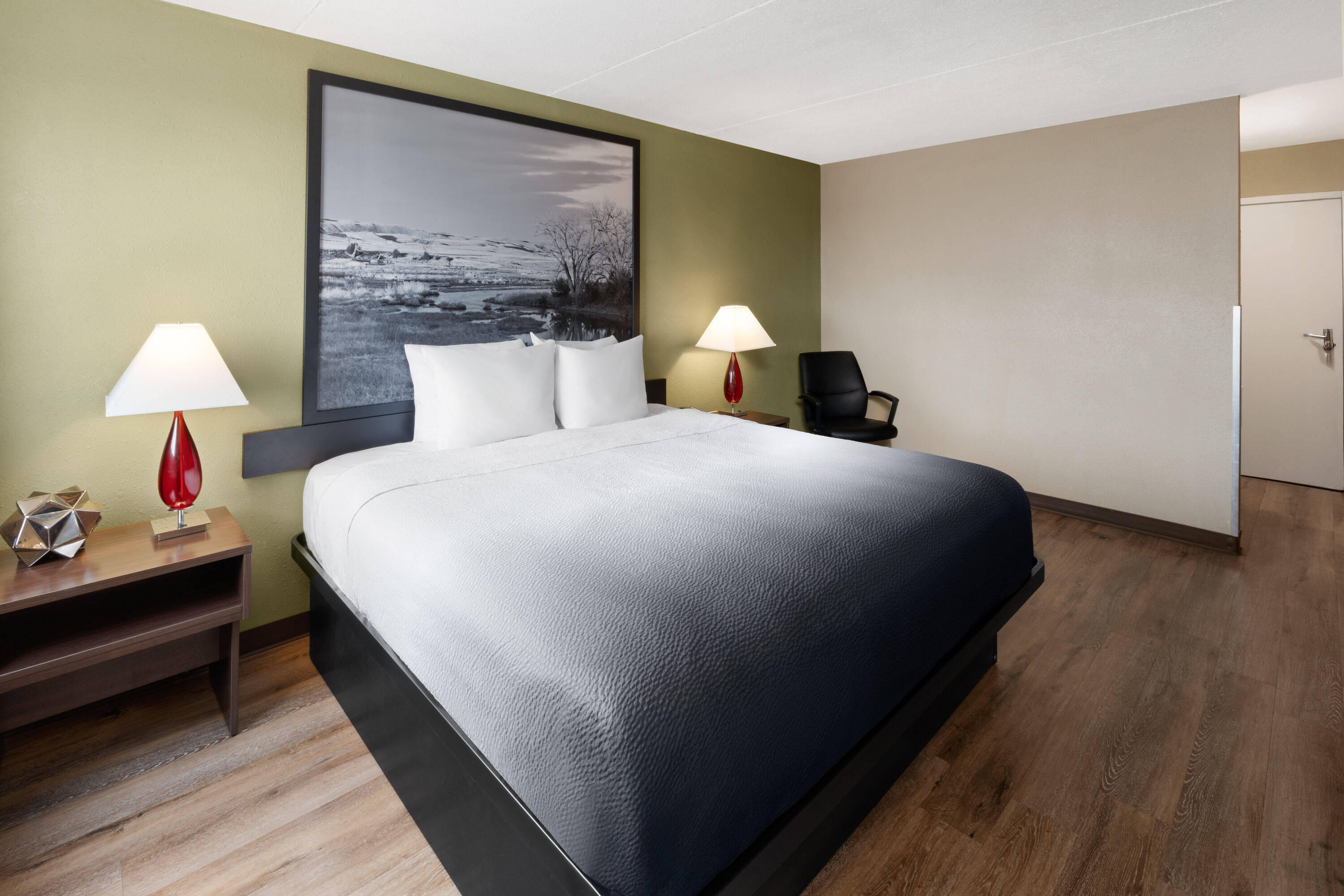 Guest room at the Super 8 by Wyndham Colo. Sprs. Garden Of The Gods in Colorado Springs, Colorado