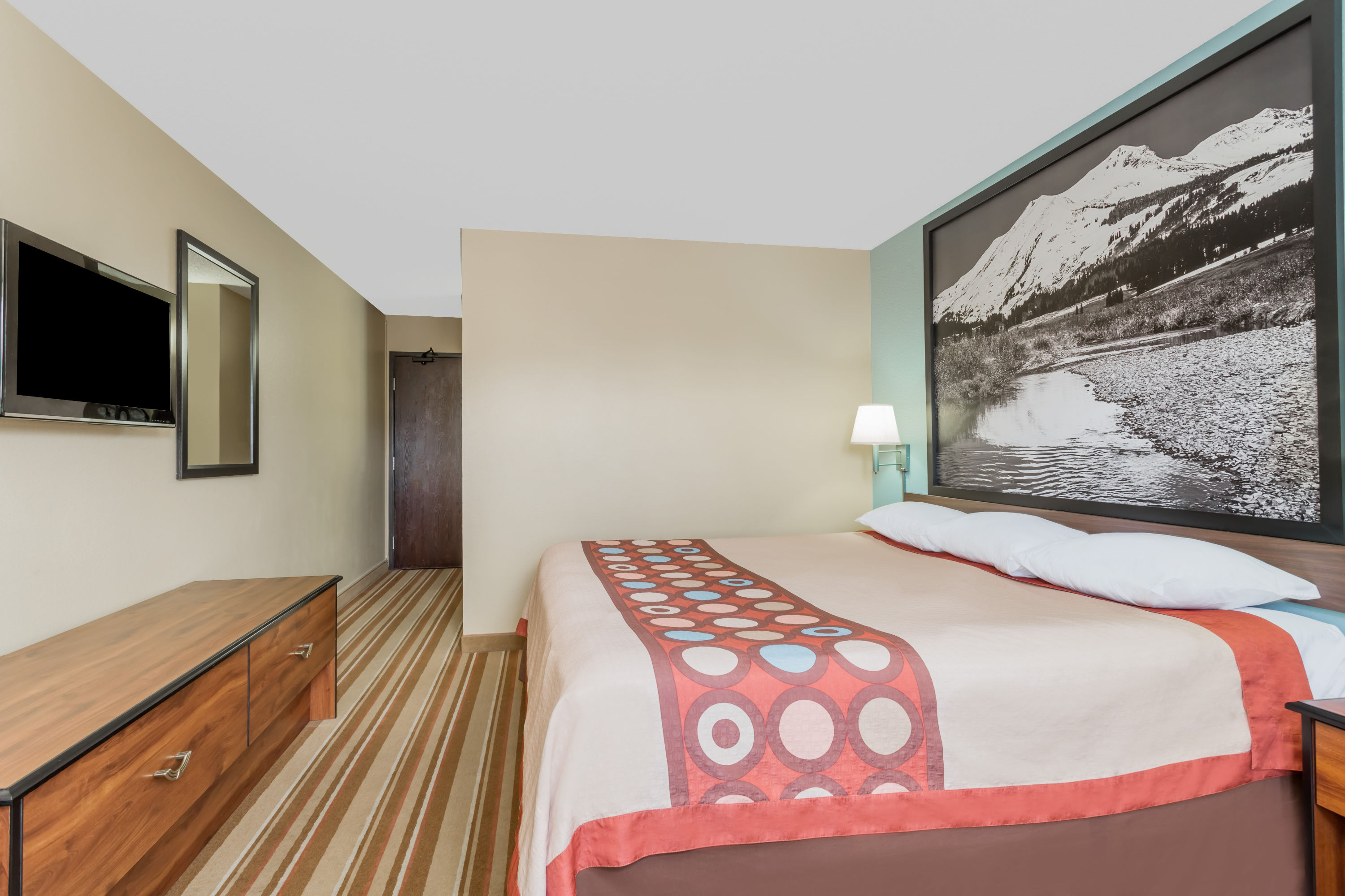 Guest room at the Super 8 by Wyndham Dillon/Breckenridge Area in Dillon, Colorado
