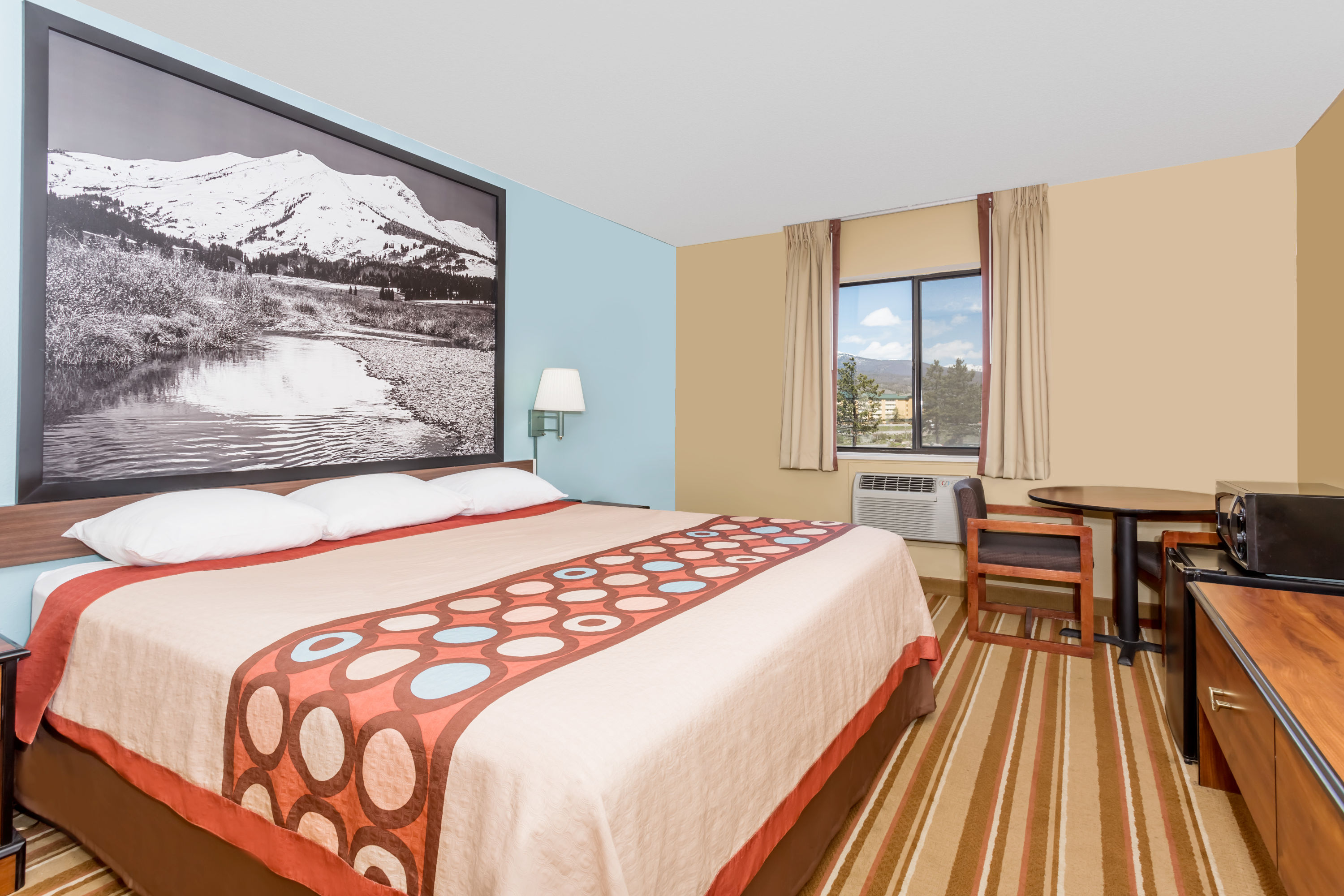 Guest room at the Super 8 by Wyndham Dillon/Breckenridge Area in Dillon, Colorado