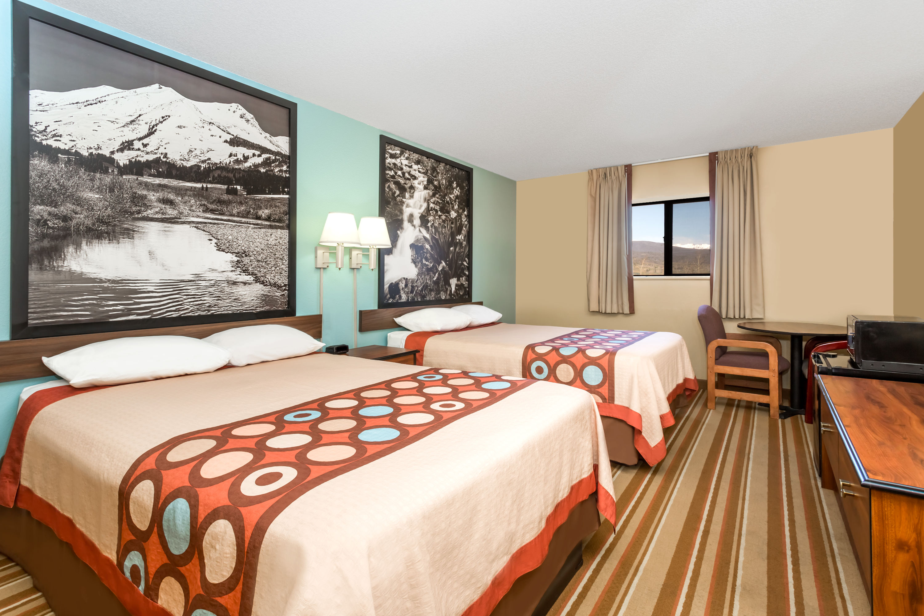 Guest room at the Super 8 by Wyndham Dillon/Breckenridge Area in Dillon, Colorado