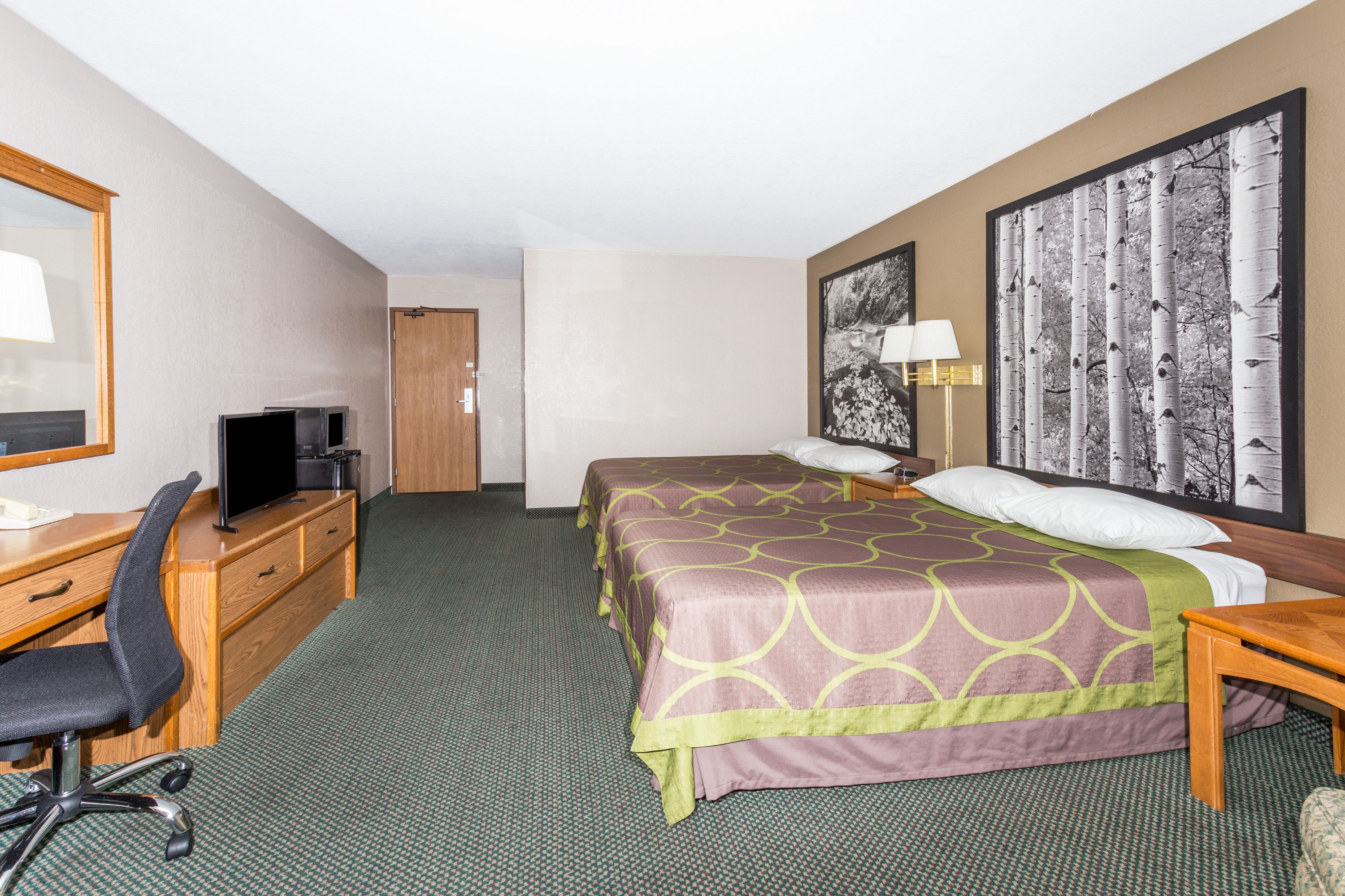 Super 8 by Wyndham Ft. Fort CO Hotels