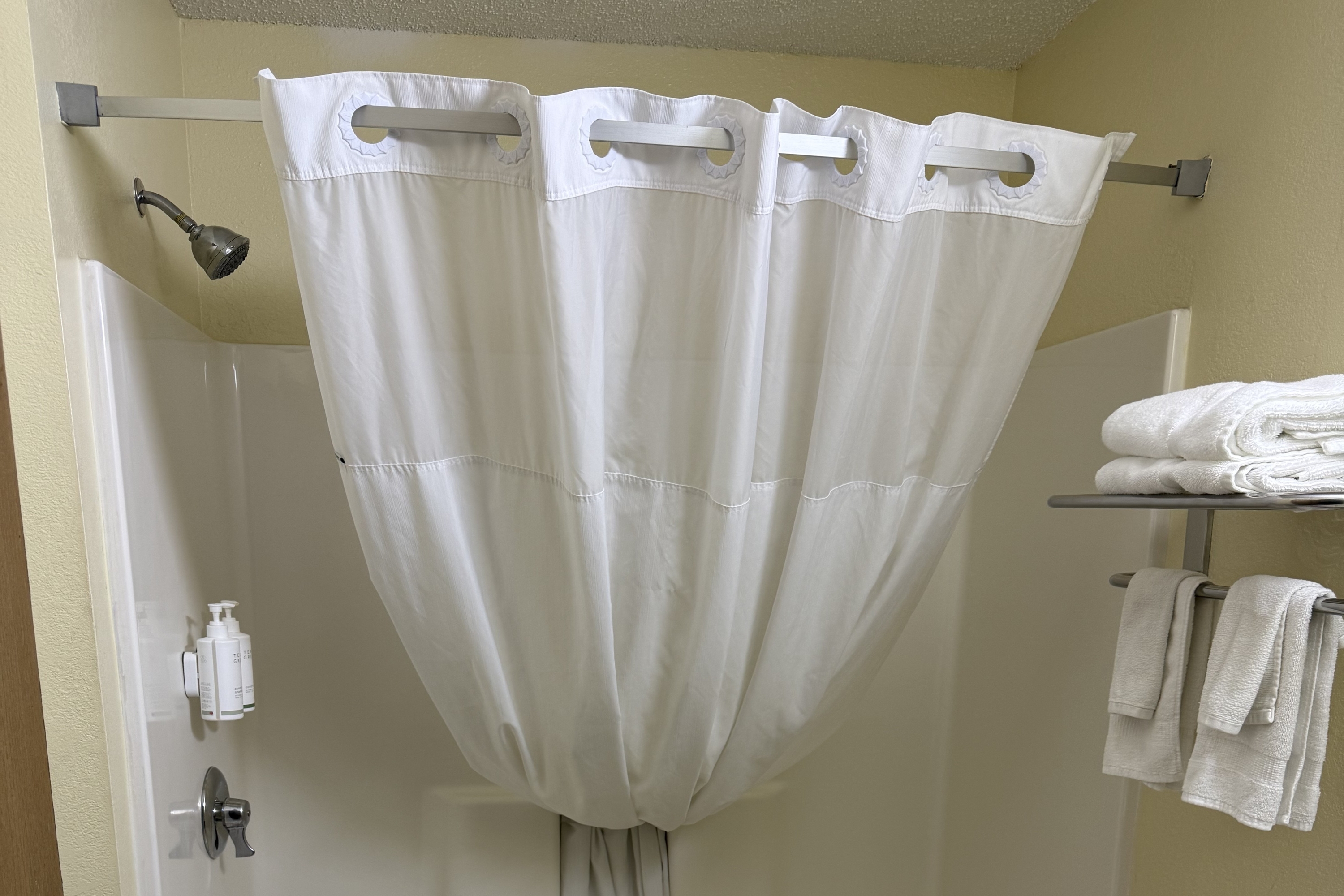 Guest room bath at the Super 8 by Wyndham Fountain in Fountain, Colorado