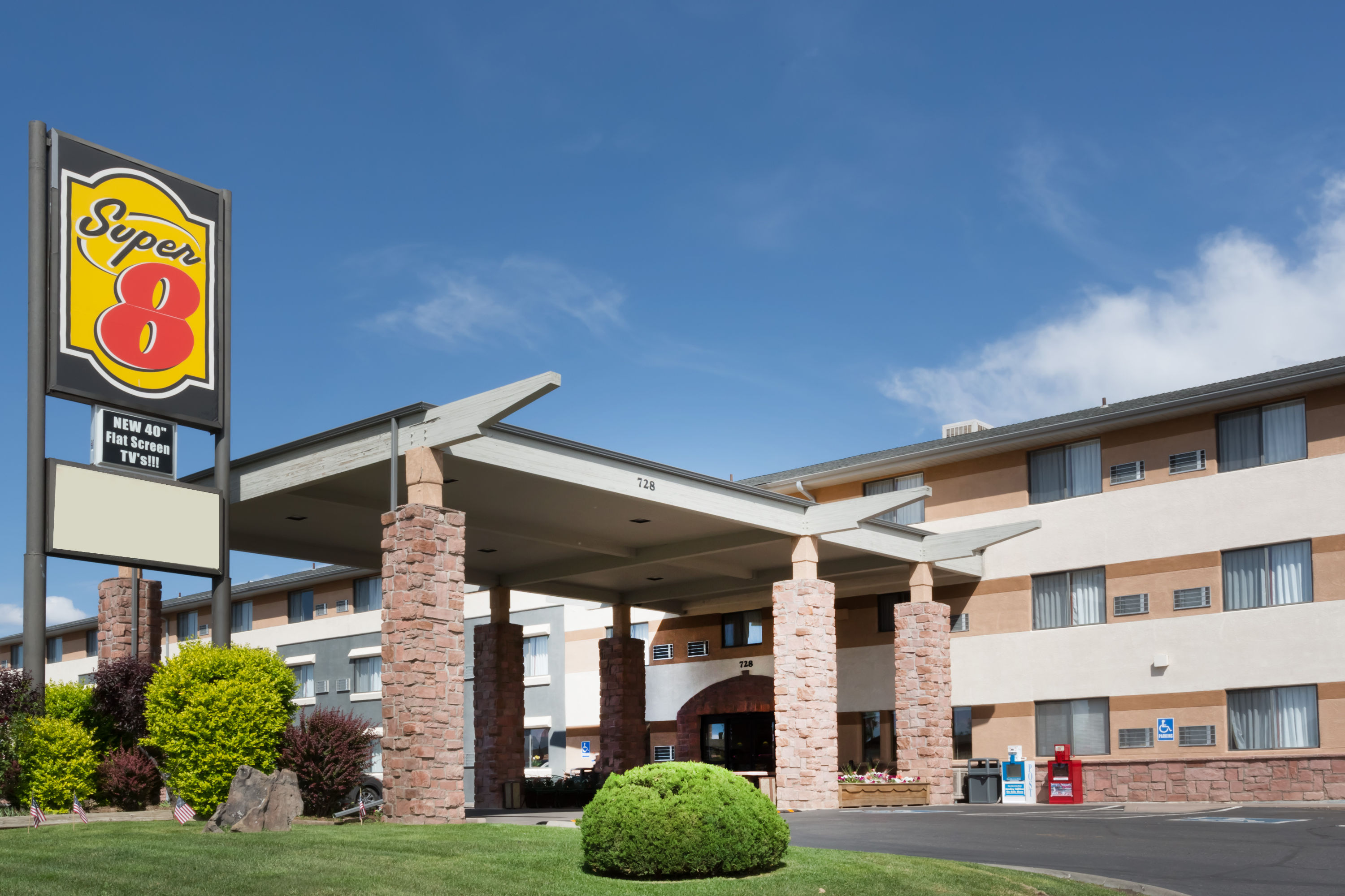 Super 8 By Wyndham Grand Junction Colorado Grand Junction Co Hotels