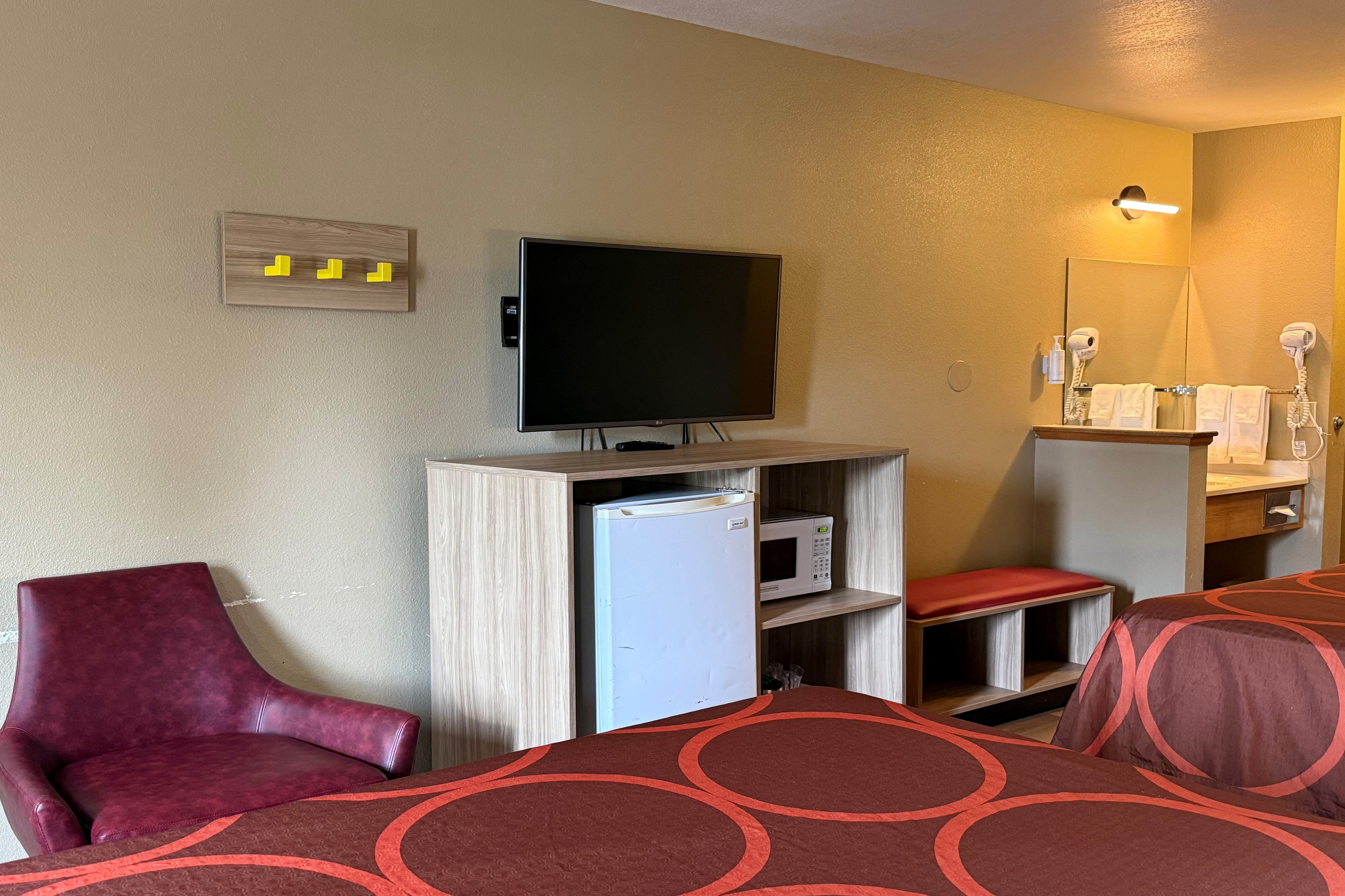 Guest room at the Super 8 by Wyndham Kremmling in Kremmling, Colorado