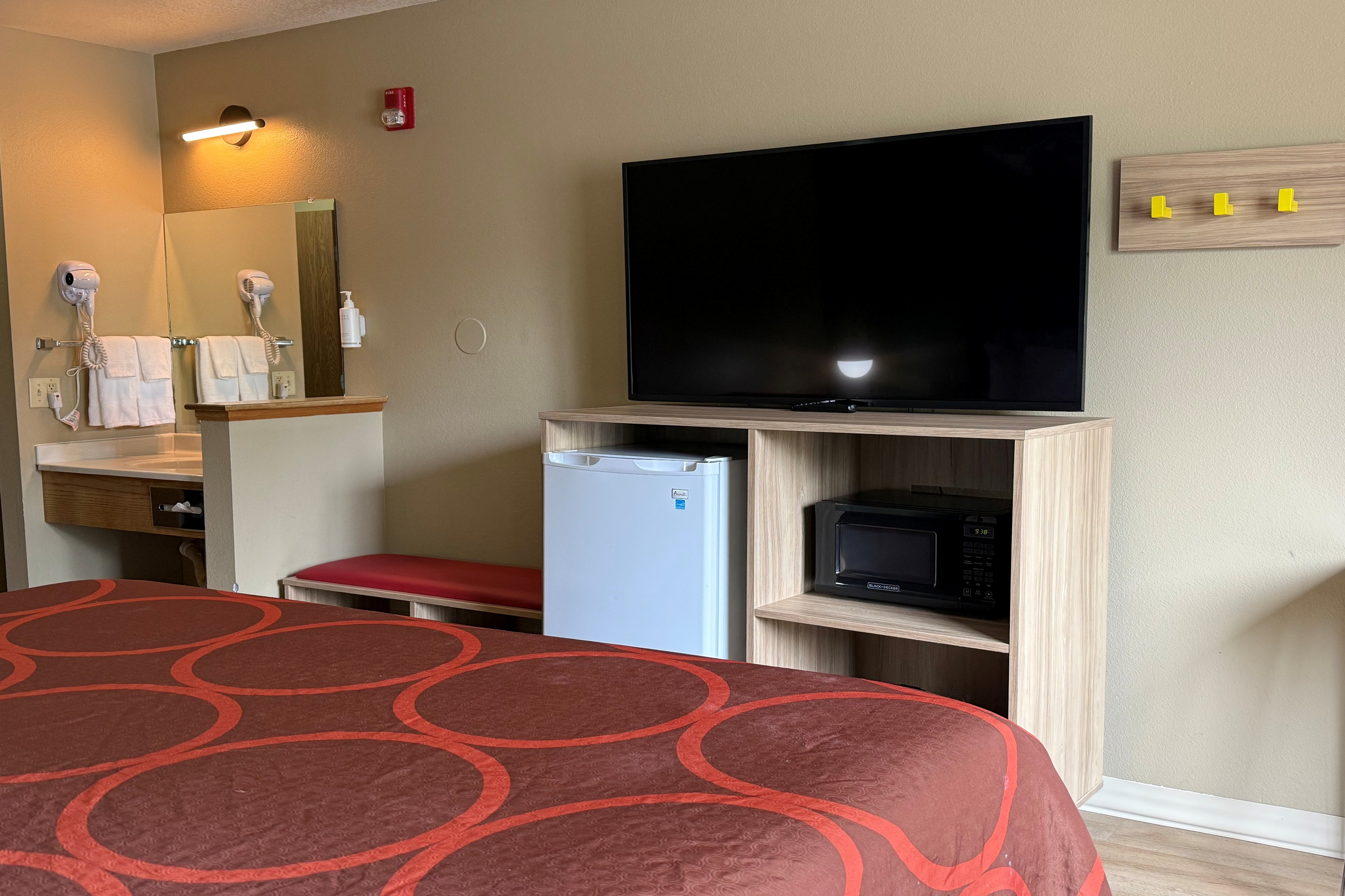 Guest room at the Super 8 by Wyndham Kremmling in Kremmling, Colorado