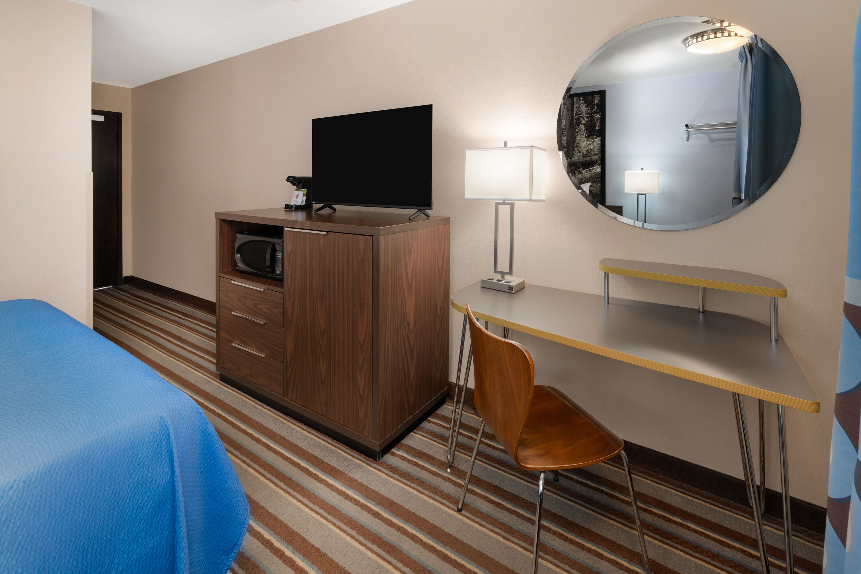 Guest room at the Super 8 by Wyndham Longmont/Twin Peaks in Longmont, Colorado