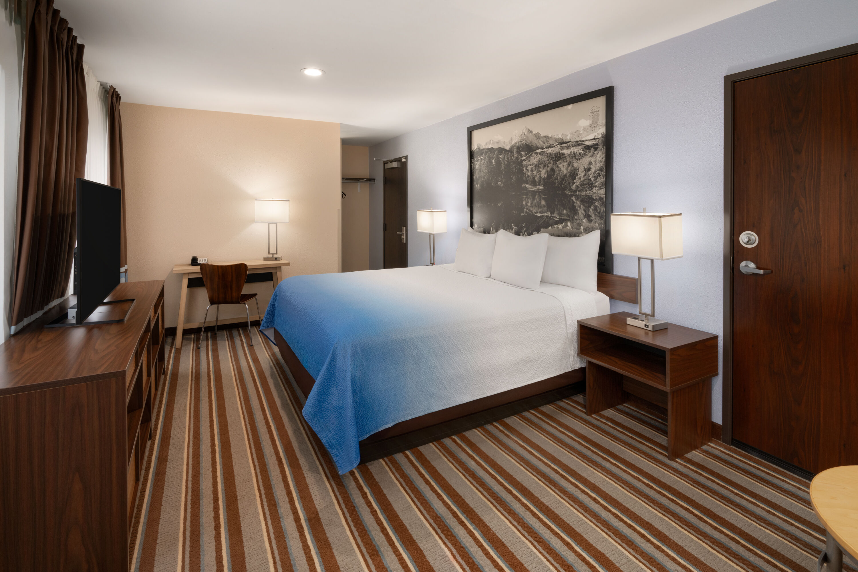 Super 8 by Wyndham Longmont/Twin Peaks suite in Longmont, Colorado