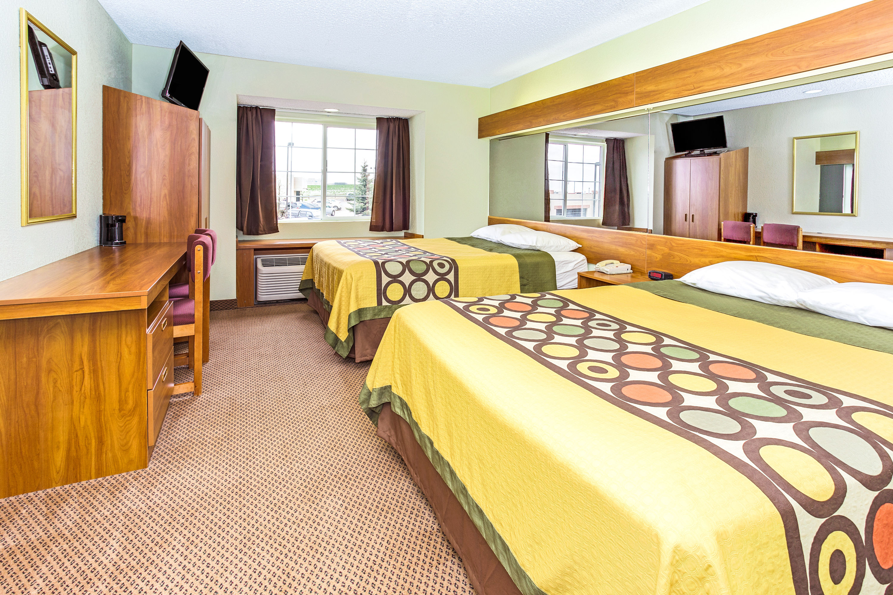 Super 8 by Wyndham Parker/SE Denver Area suite in Parker, Colorado