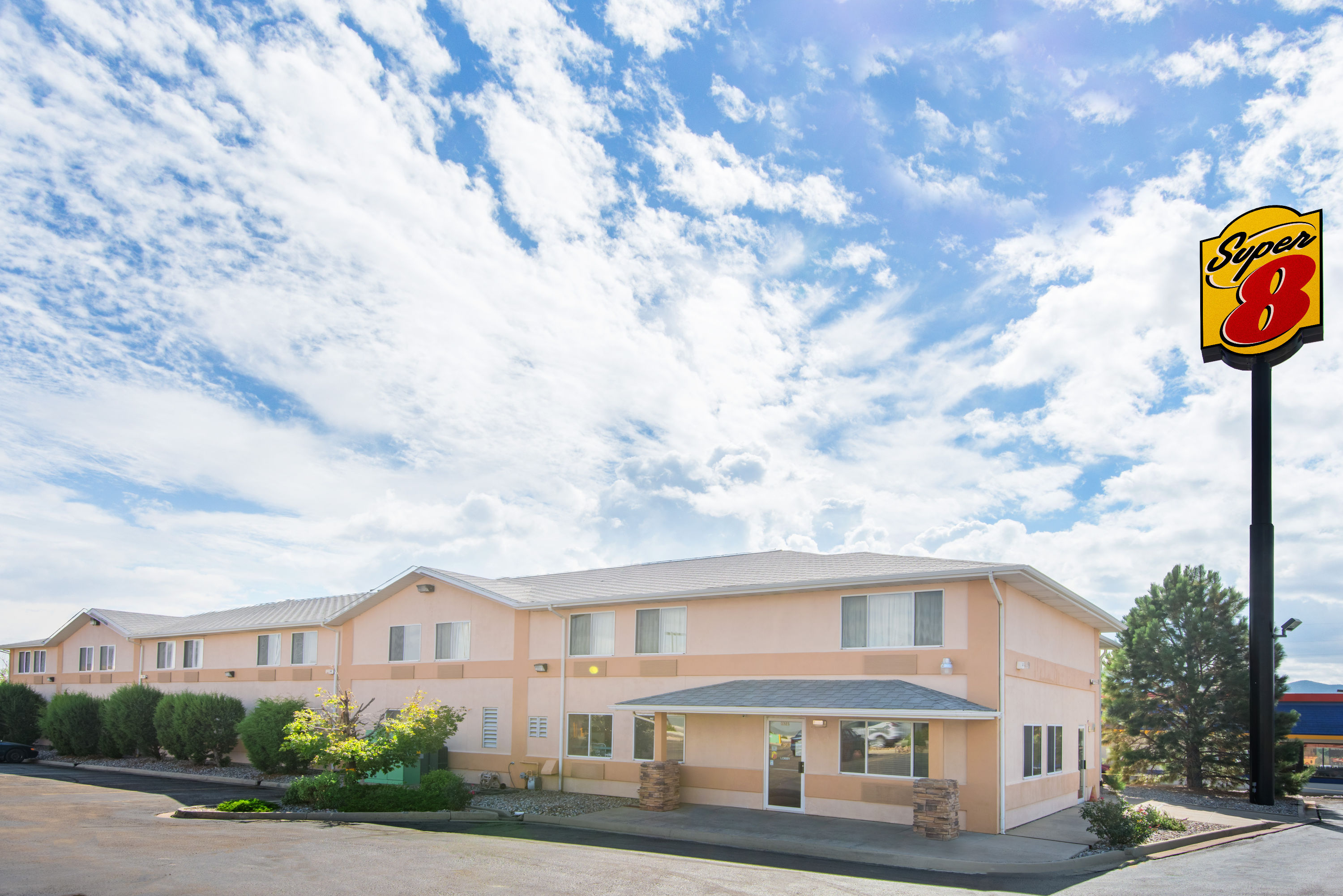 Super 8 by Wyndham Trinidad Trinidad, CO Hotels