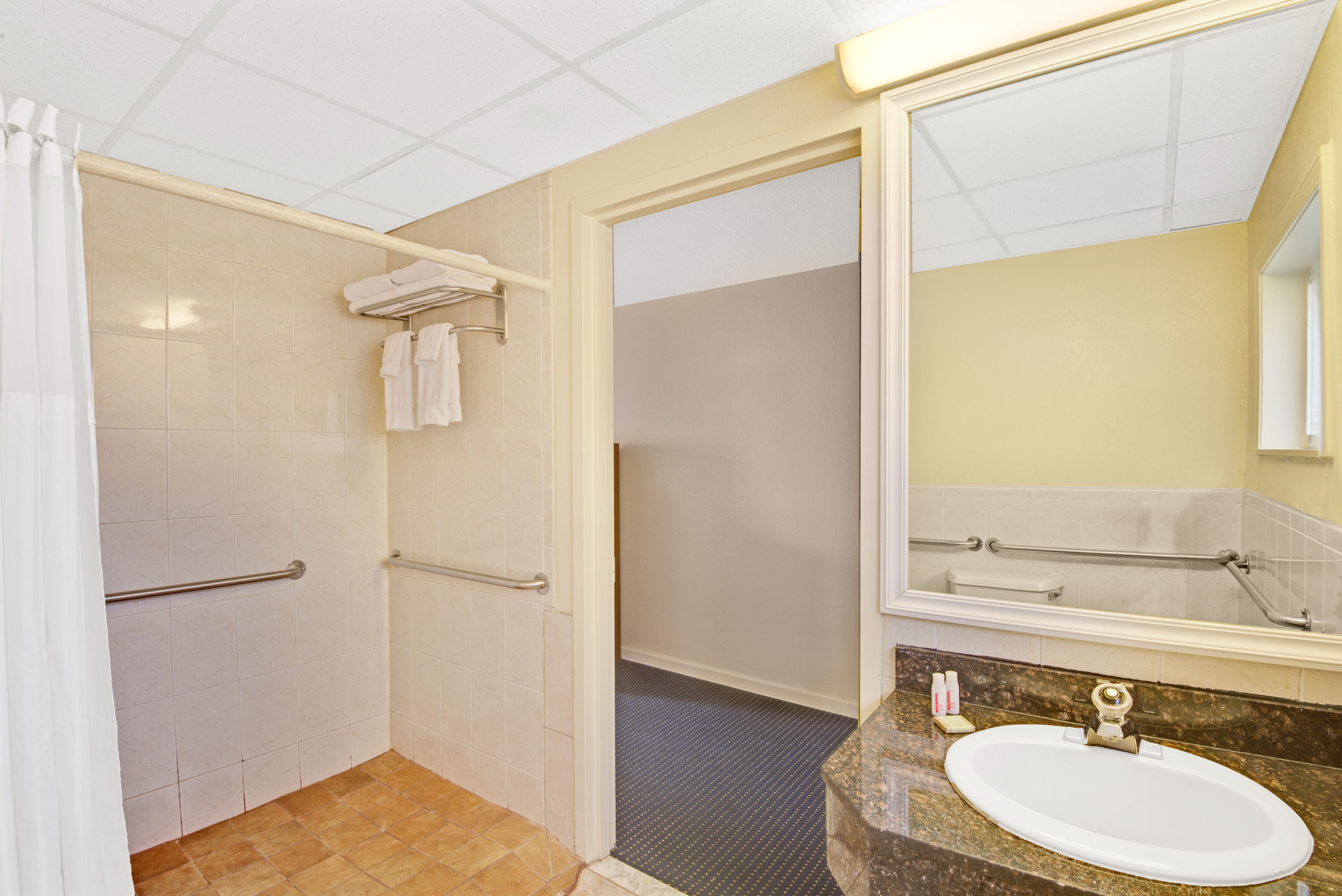 Super 8 By Wyndham Milford New Haven Milford Ct Hotels