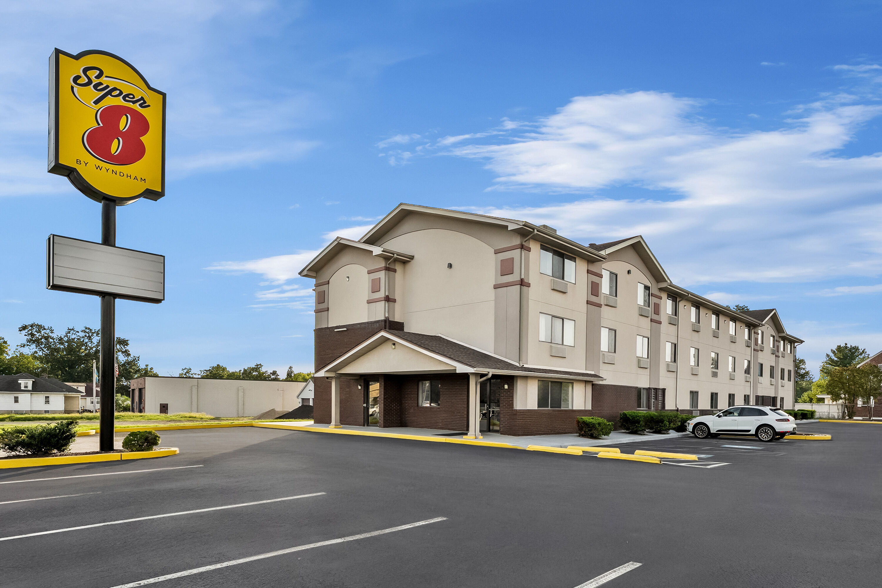 Exterior Day Image of Super 8 by Wyndham New Castle hotel in New Castle, Delaware