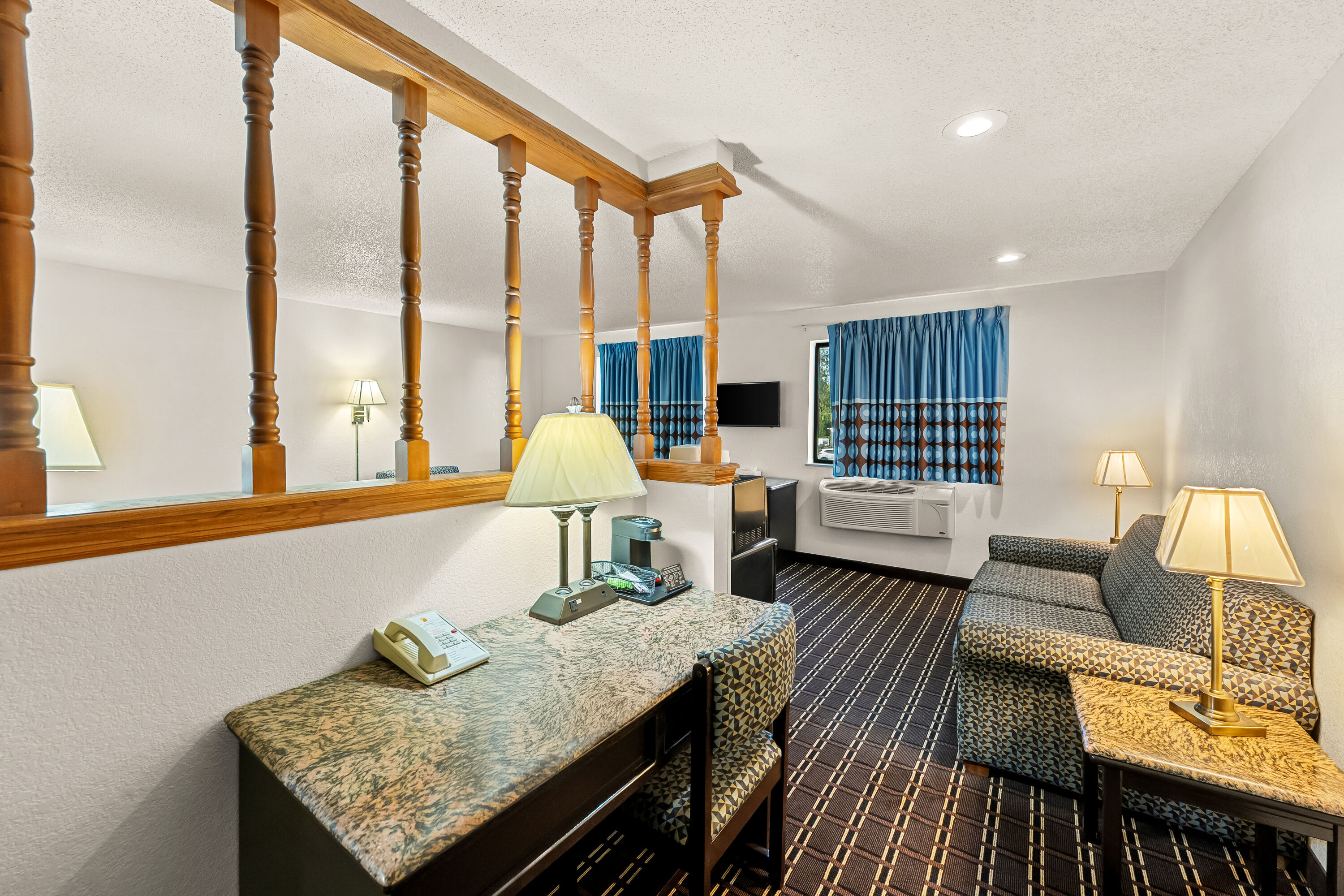 Super 8 by Wyndham New Castle suite in New Castle, Delaware