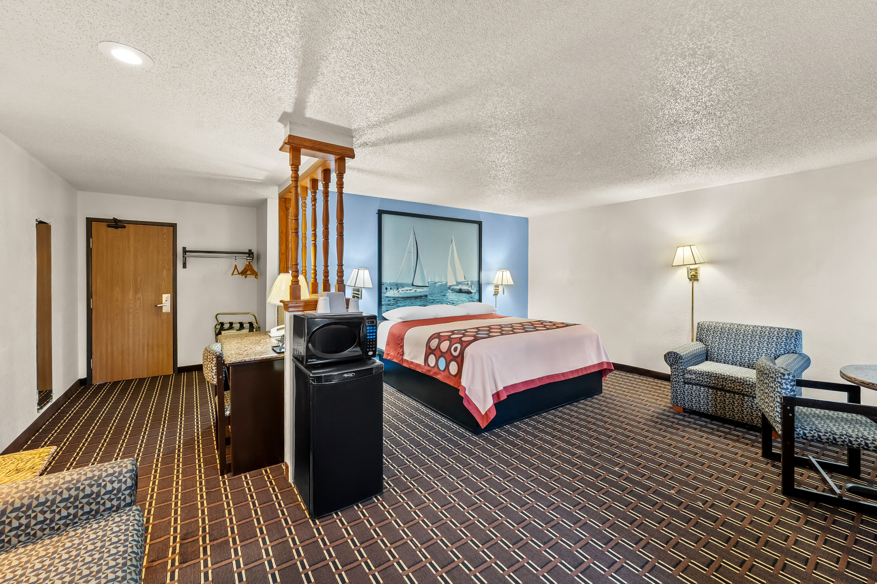 Super 8 by Wyndham New Castle suite in New Castle, Delaware