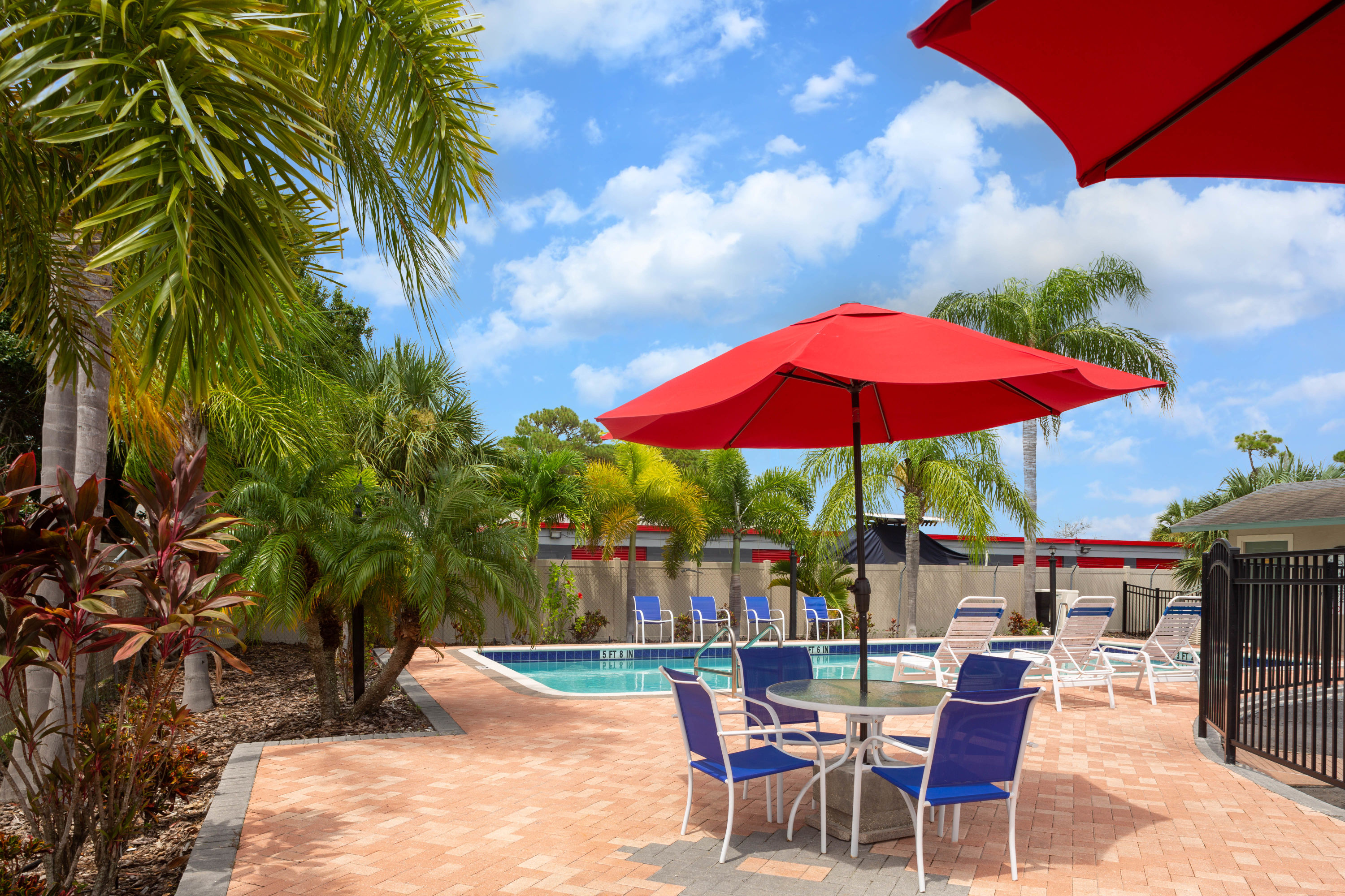 Super 8 by Wyndham Bradenton Sarasota Area Bradenton, FL Hotels