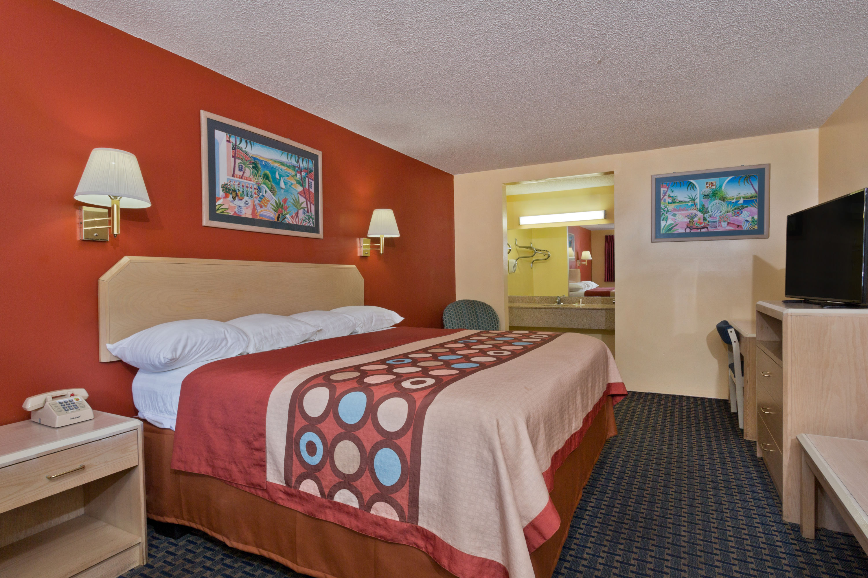 Guest room at the Super 8 by Wyndham Chipley in Chipley, Florida