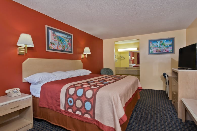 Guest room at the Super 8 Chipley in Chipley, Florida