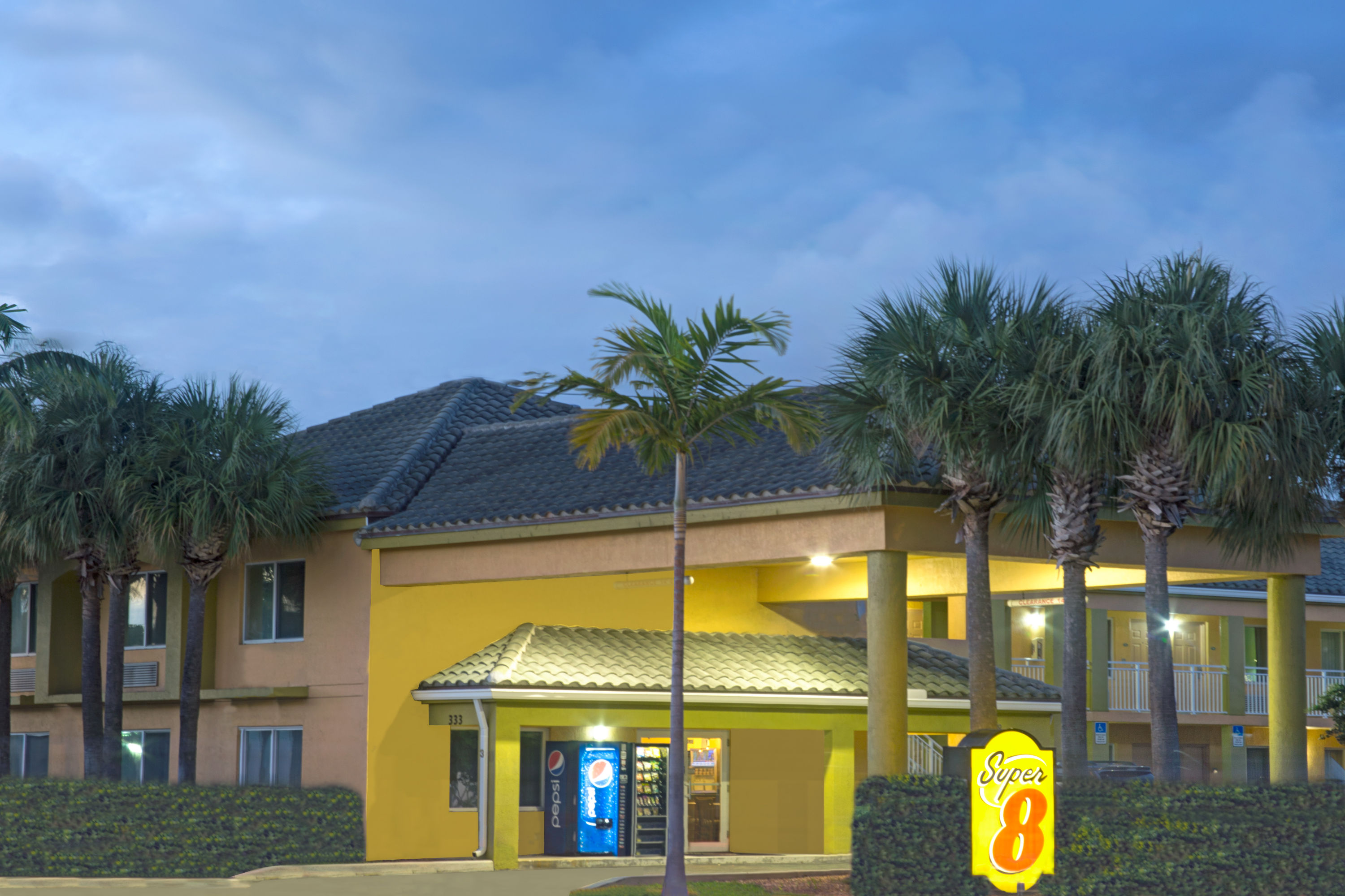 Exterior of Super 8 by Wyndham Dania/Fort Lauderdale Arpt hotel in Dania, Florida