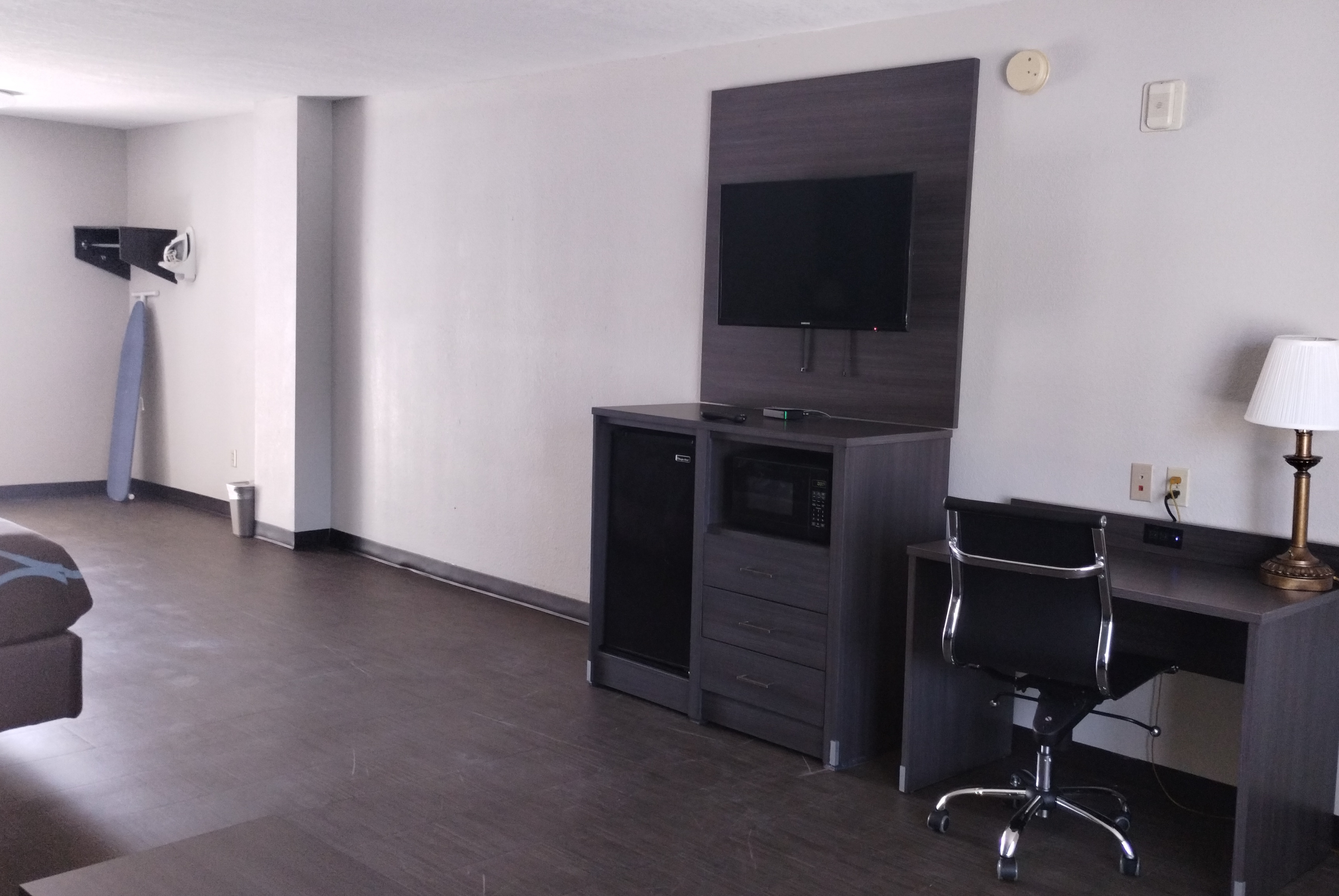 Guest room at the Super 8 by Wyndham Dania/Fort Lauderdale Arpt in Dania, Florida