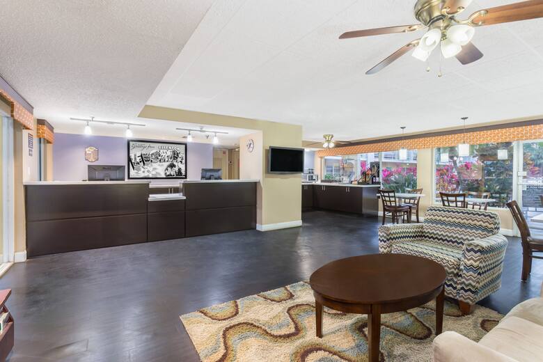 Super 8 Ellenton Bradenton Area hotel lobby in Ellenton, Florida