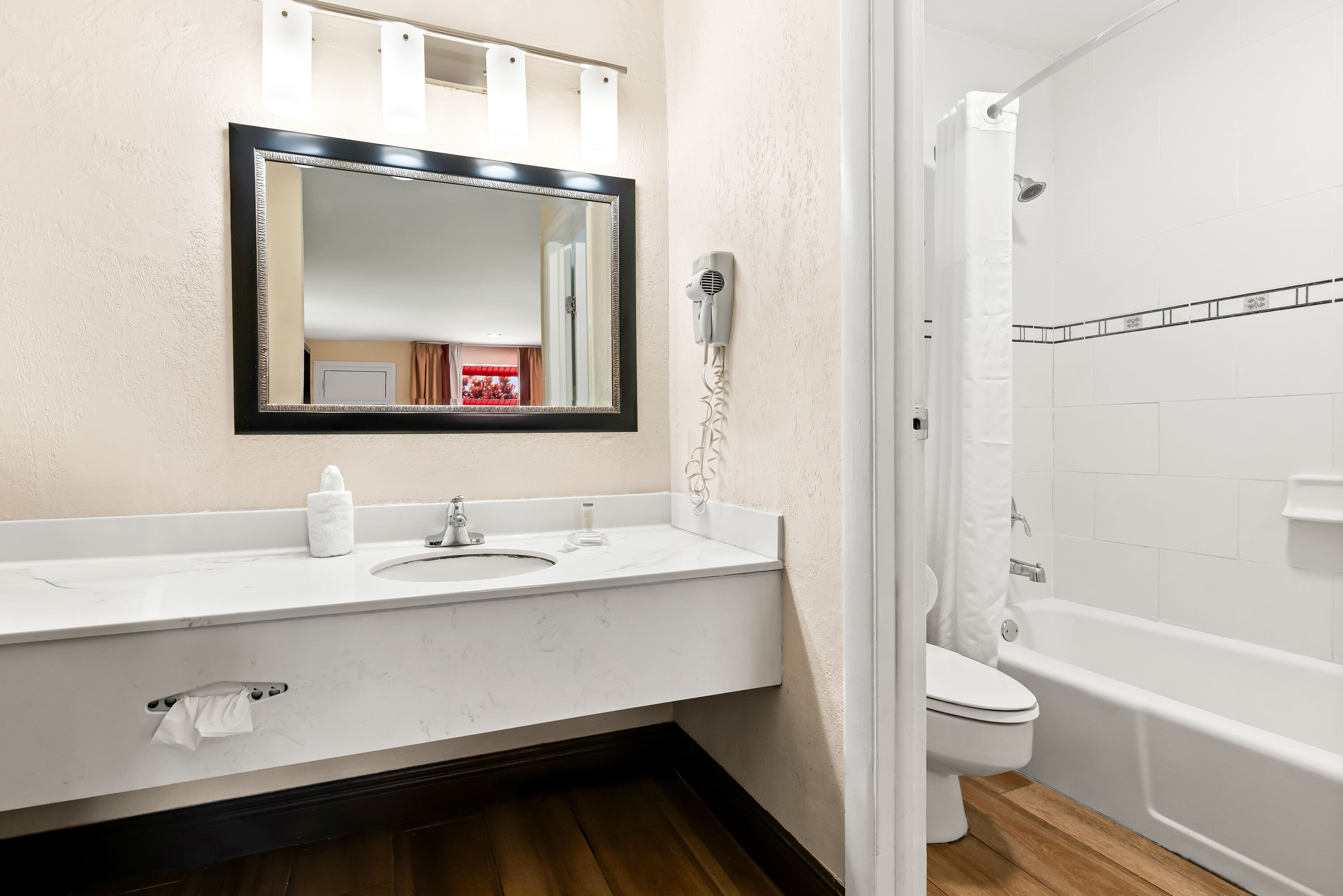 Guest room bath at the Super 8 by Wyndham Florida City/Gateway to Keys/Everglades in Florida City, Florida