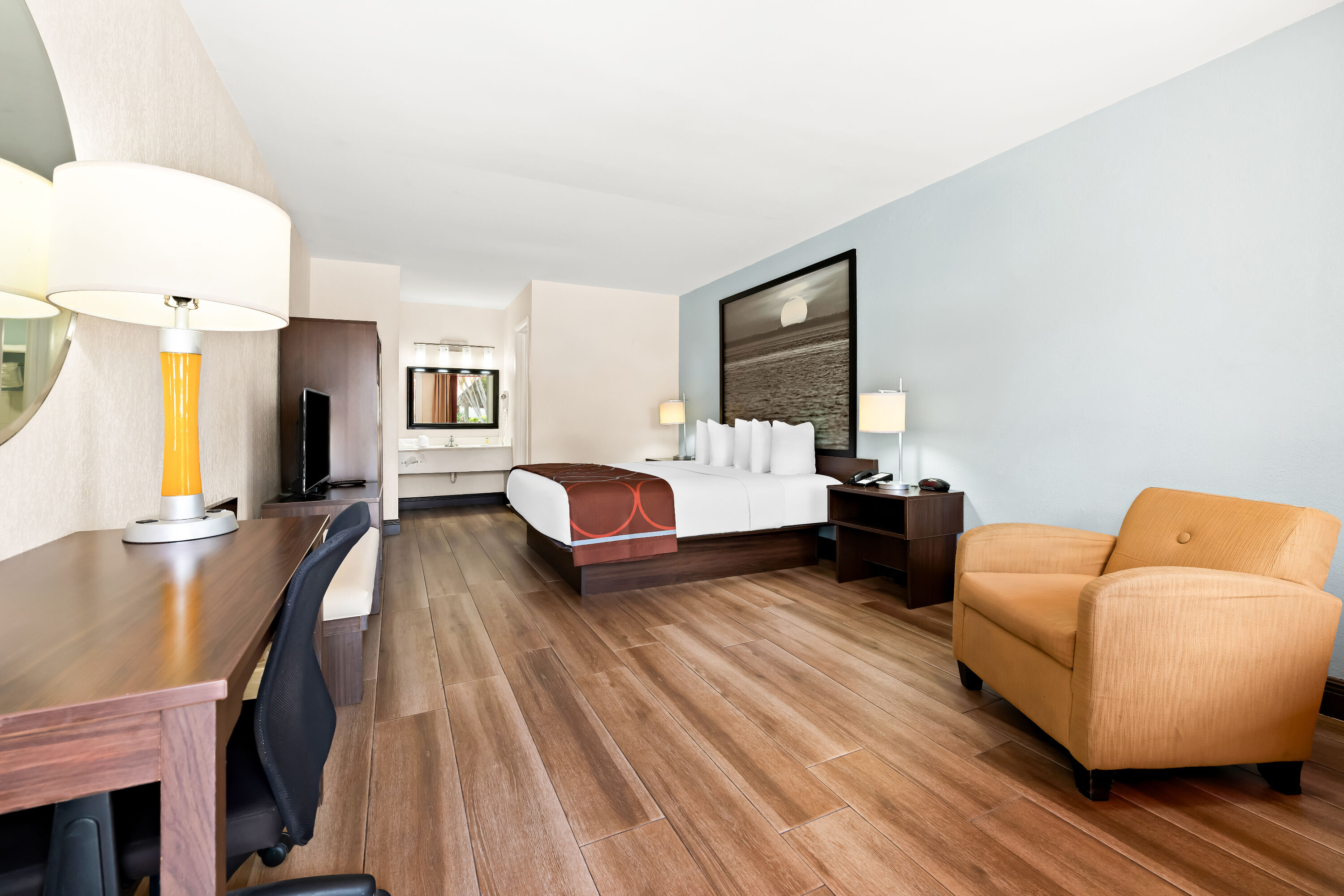 King bed guest room at the Super 8 by Wyndham Florida City/Gateway to Keys/Everglades in Florida City, Florida