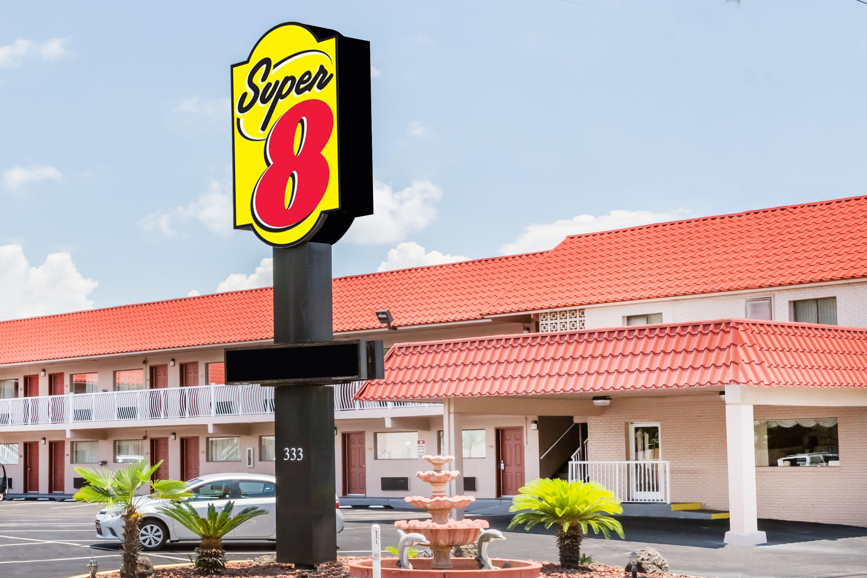 Exterior Day Image of Super 8 by Wyndham Ft Walton Beach hotel in Fort Walton Beach, Florida