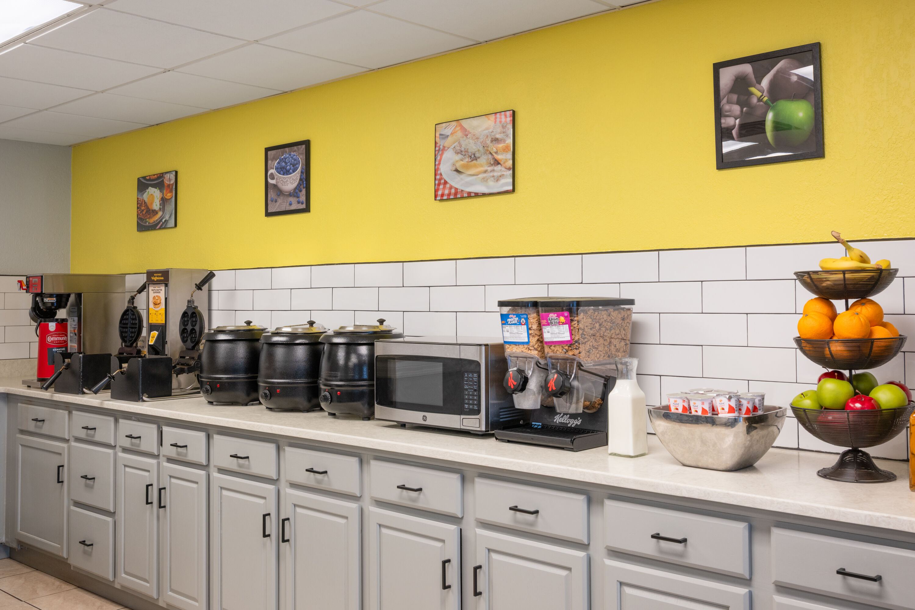 Free breakfast at Super 8 by Wyndham Lake City in Lake City, Florida