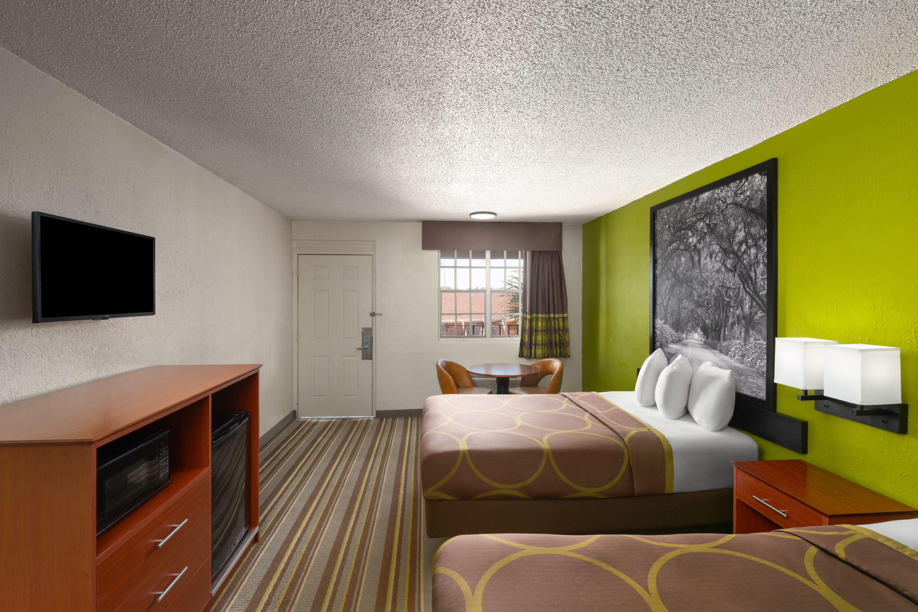 Guest room at the Super 8 by Wyndham Lake City in Lake City, Florida