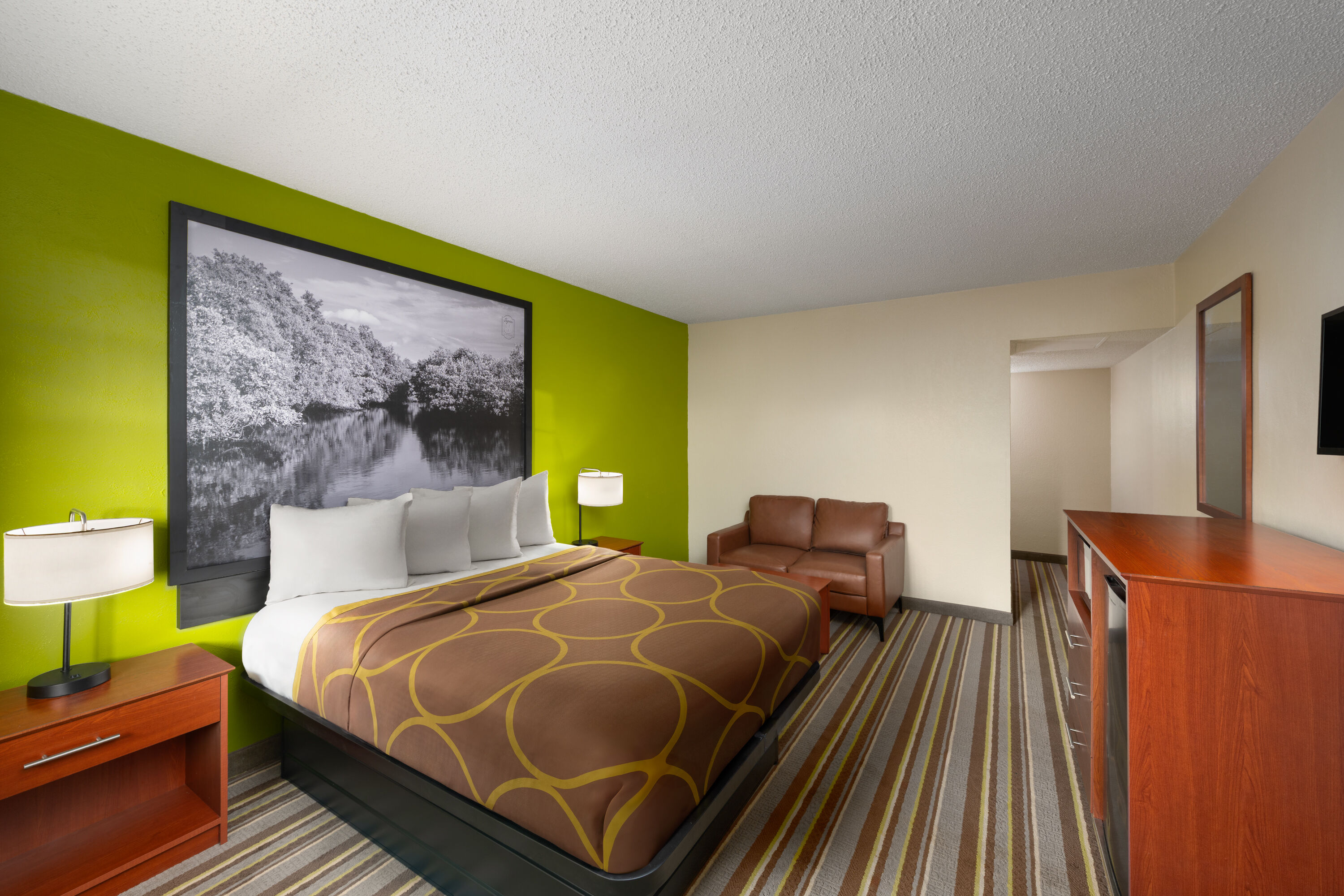 Guest room at the Super 8 by Wyndham Lake City in Lake City, Florida