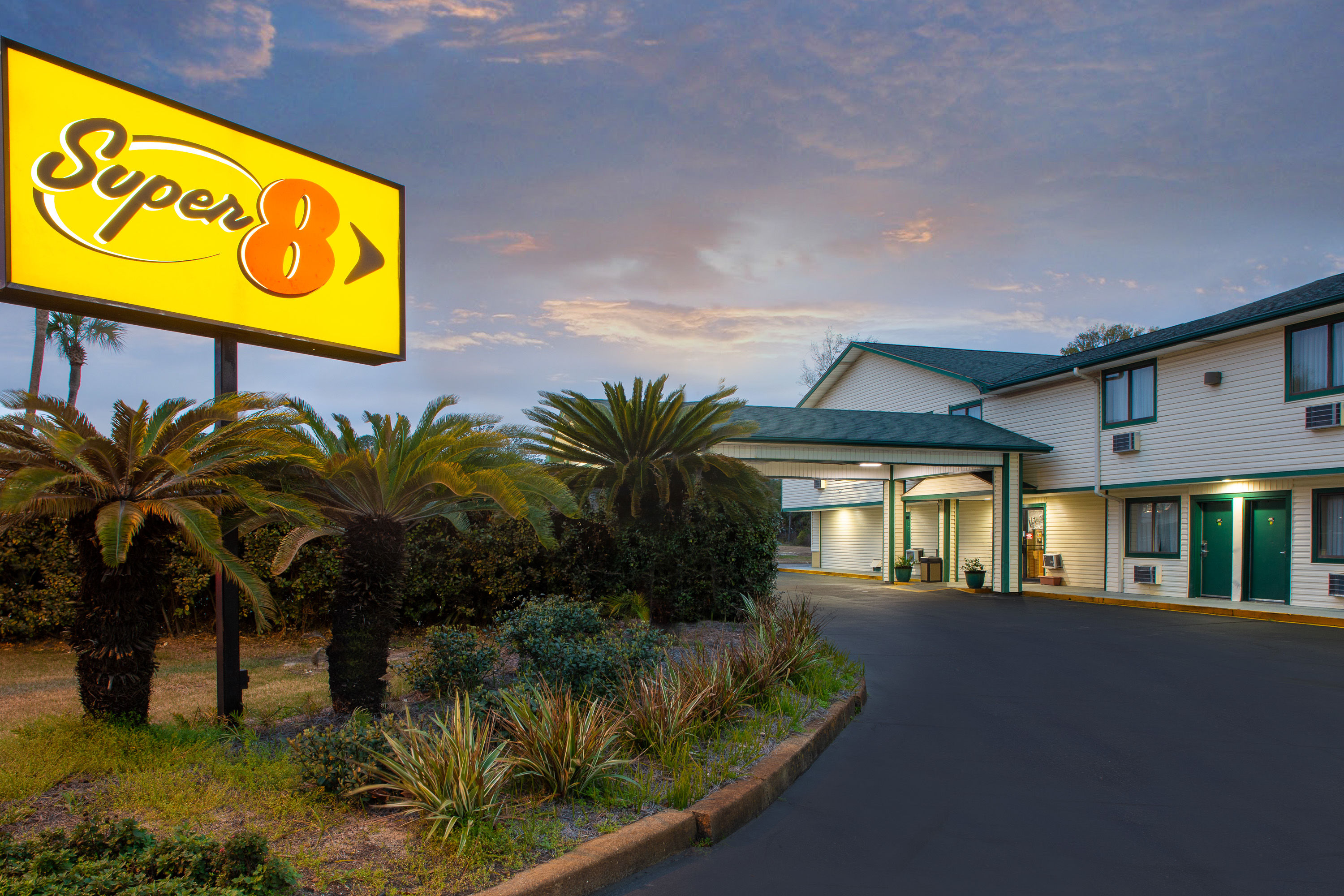 Super 8 By Wyndham Panama City Panama City Fl Hotels