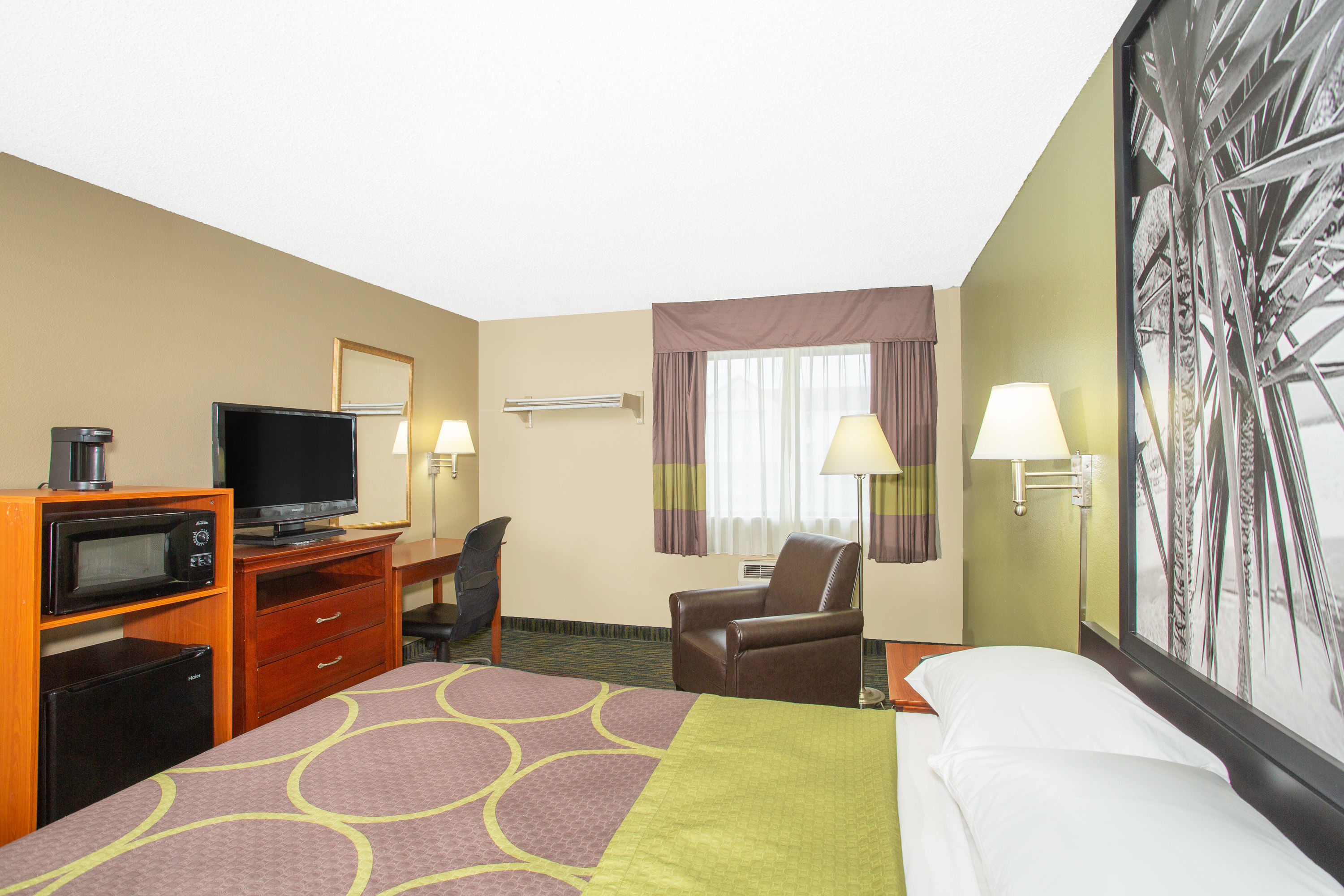 Super 8 By Wyndham Panama City Panama City Fl Hotels