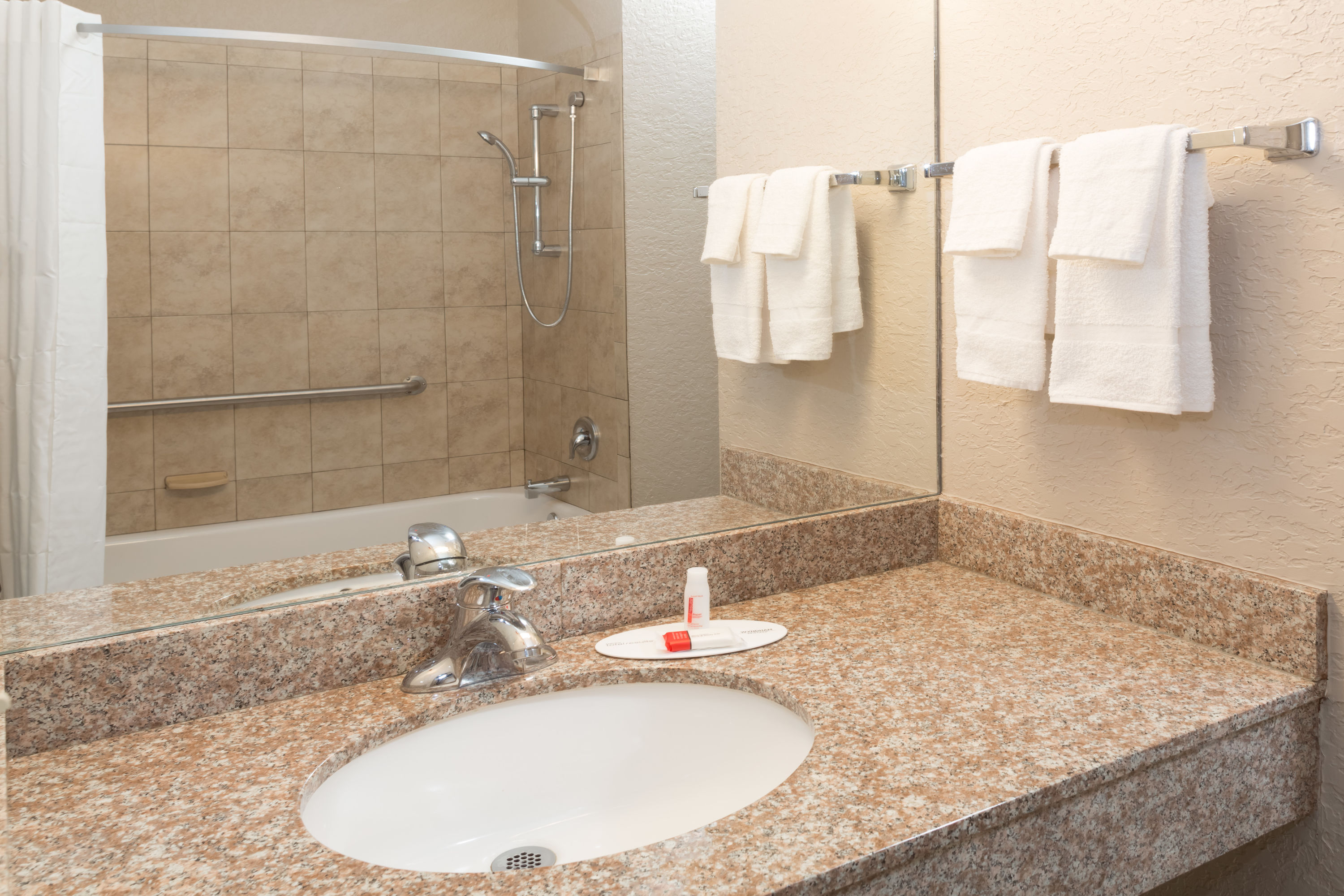 Super 8 By Wyndham Pompano Beach Pompano Beach Fl Hotels