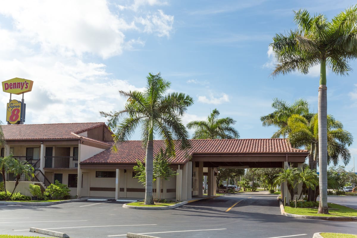 Super 8 By Wyndham Riviera Beach West Palm Super 8 By Wyndham Riviera Beach West Palm