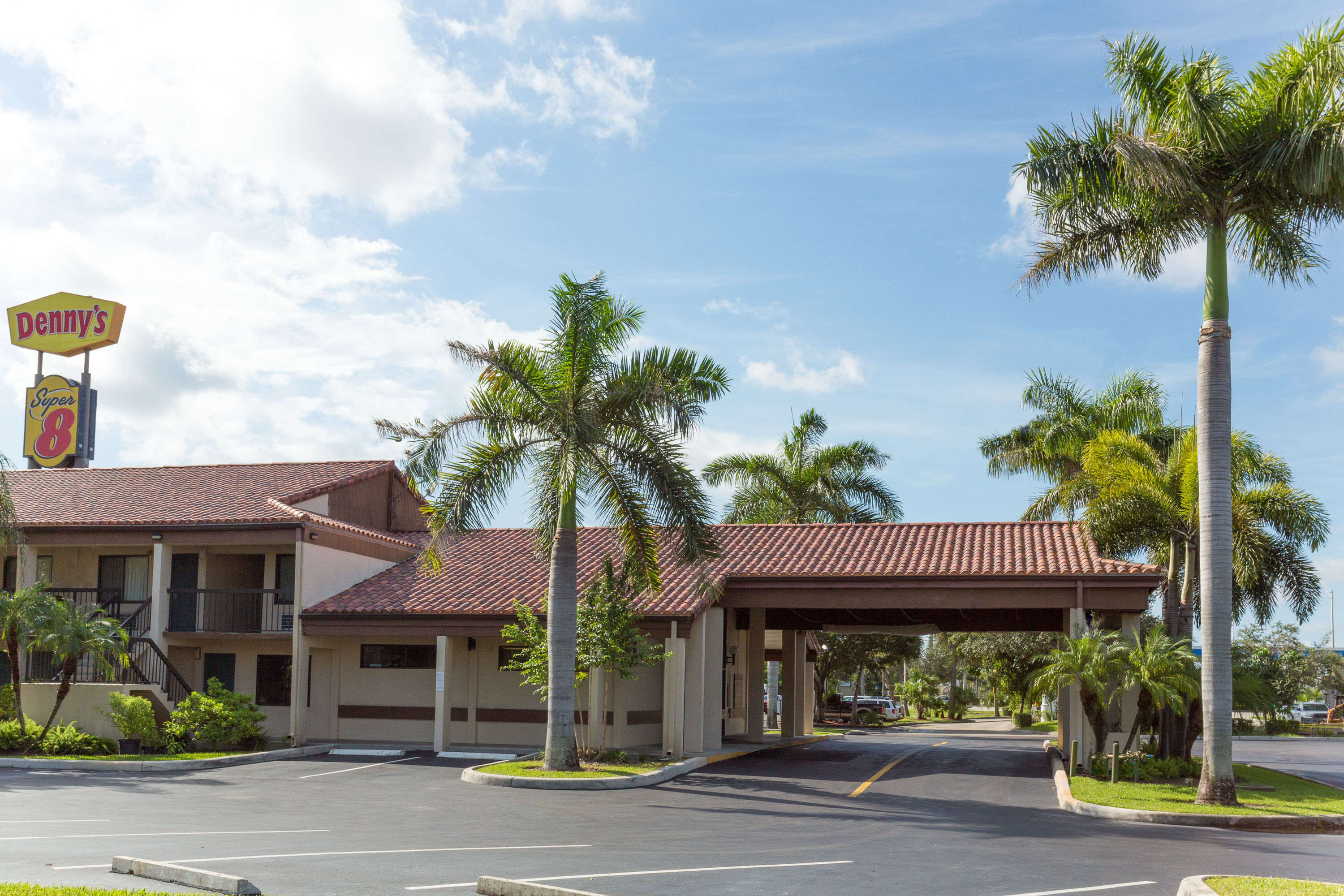 Super 8 By Wyndham Riviera Beach West Palm Beach Riviera
