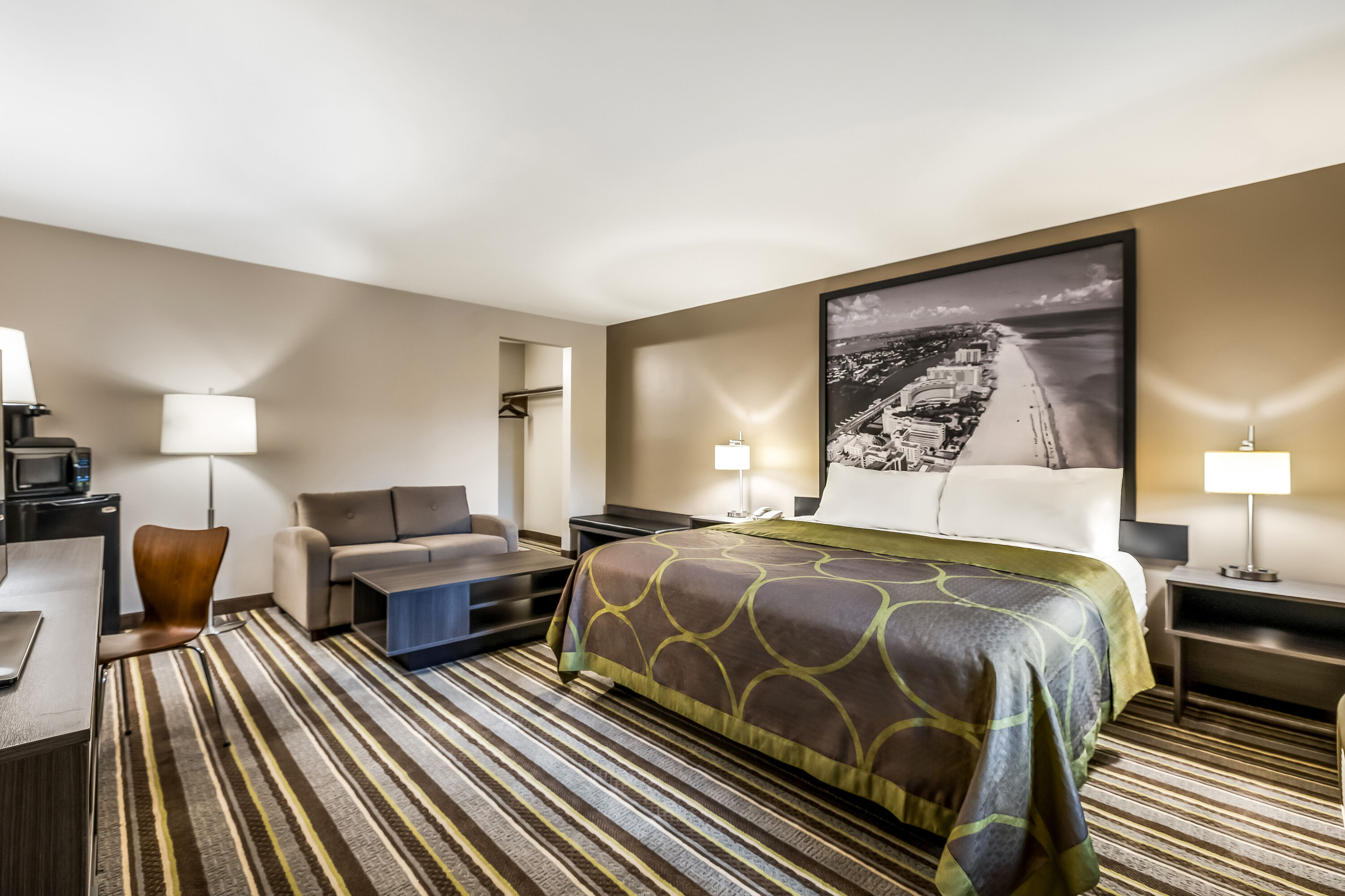 Super 8 by Wyndham Riviera Beach West Palm Beach suite in Riviera Beach, Florida