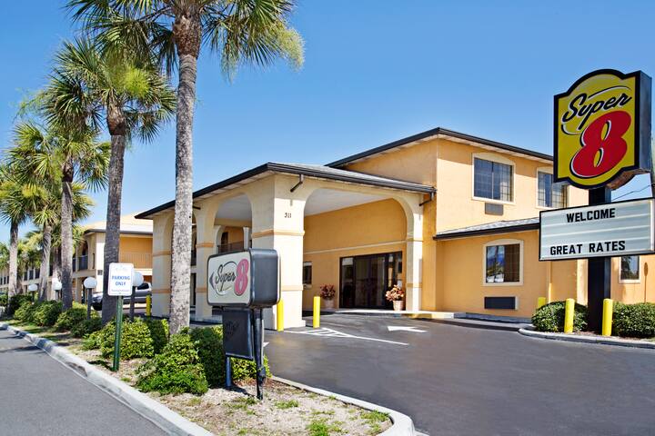 Super 8 By Wyndham St Augustine Beach Saint Fl Hotels Super 8 By Wyndham St Augustine Beach
