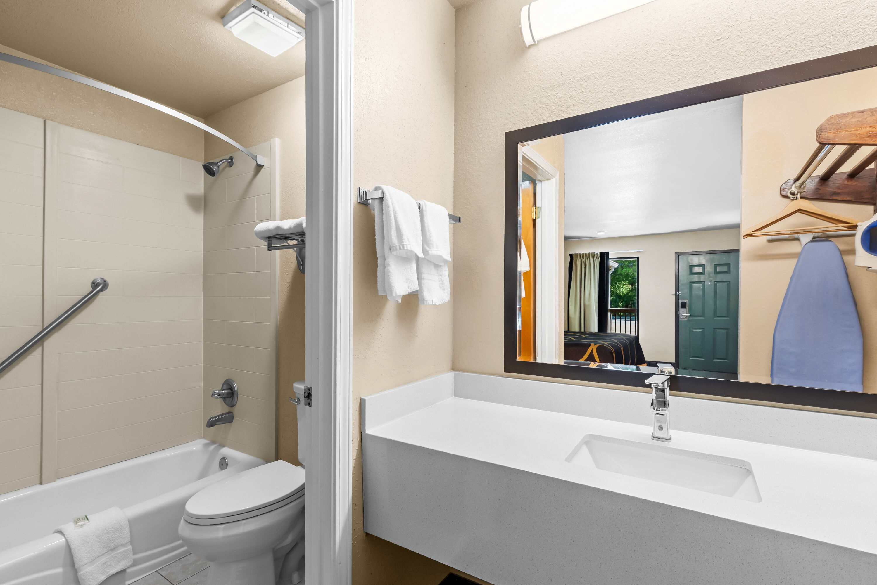 Guest room bath at the Super 8 by Wyndham Acworth/Atlanta Area in Acworth, Georgia
