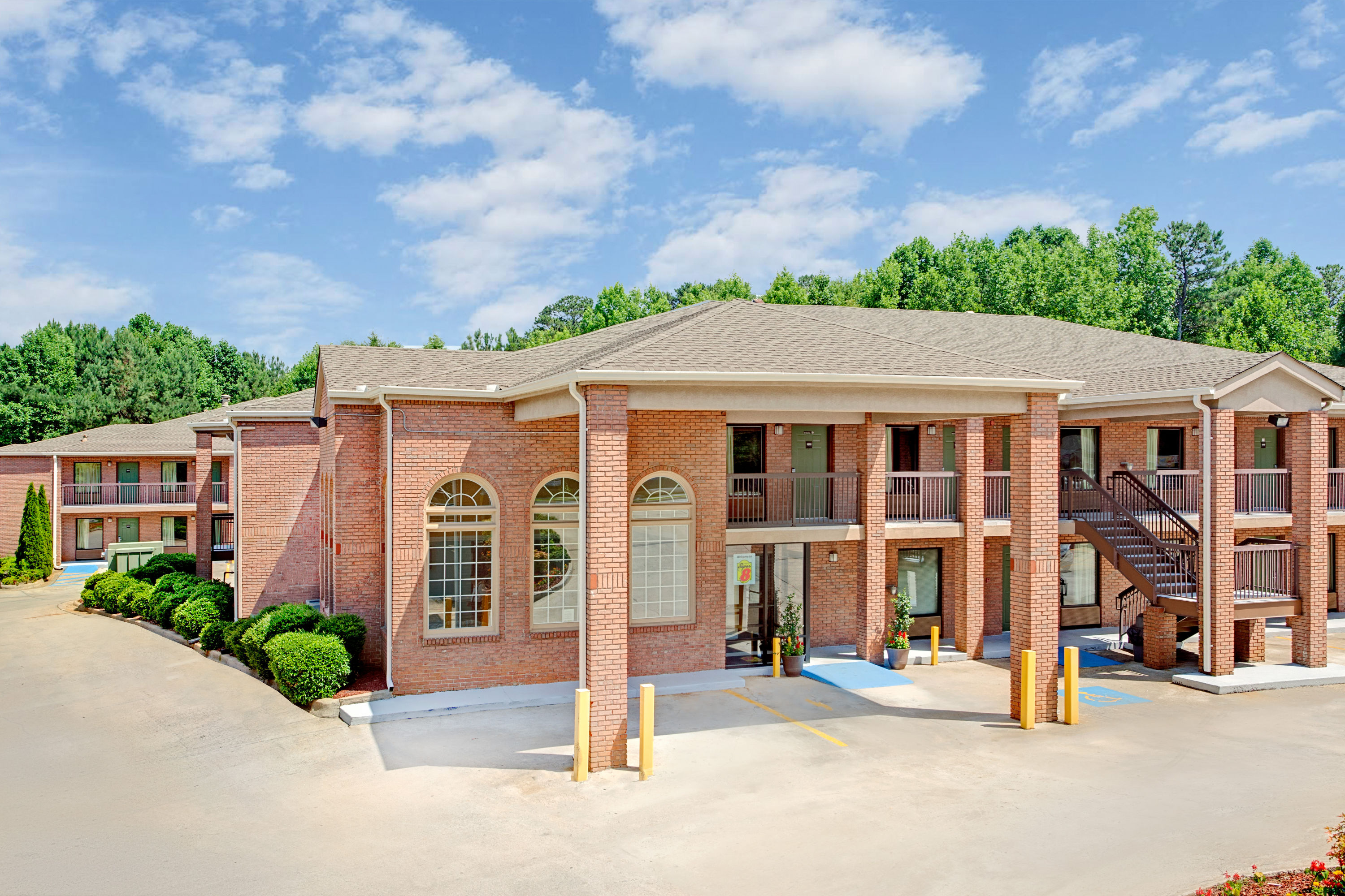 Exterior Day Image of Super 8 by Wyndham Acworth/Atlanta Area hotel in Acworth, Georgia