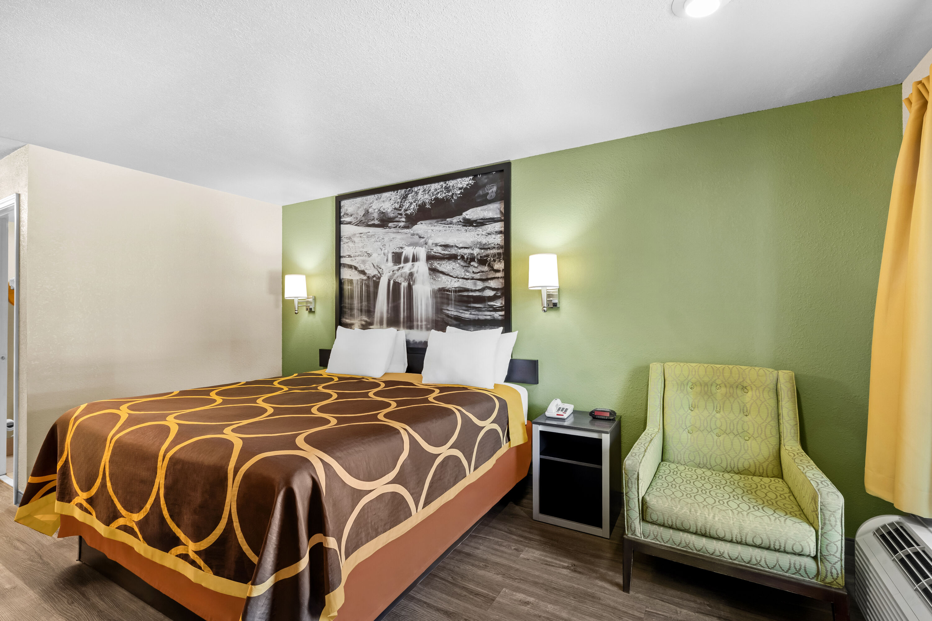 King bed guest room at the Super 8 by Wyndham Acworth/Atlanta Area in Acworth, Georgia