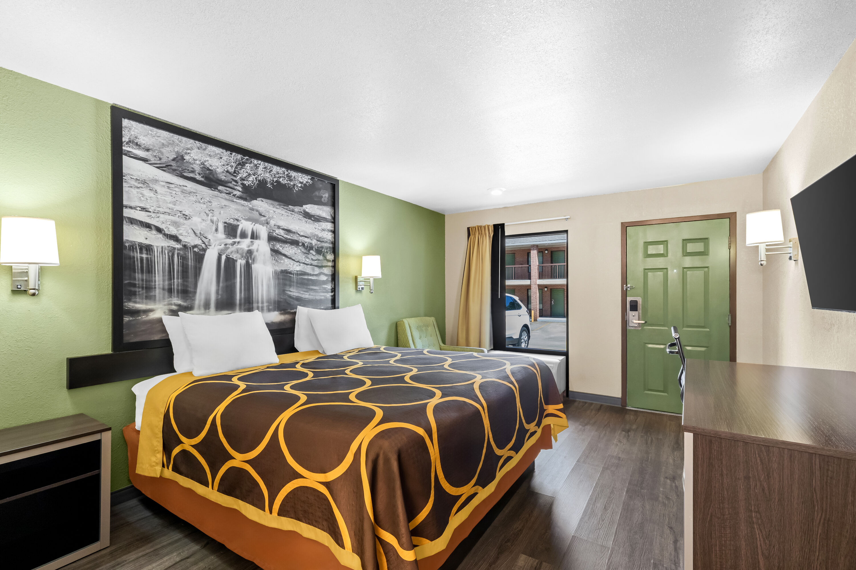 King bed guest room at the Super 8 by Wyndham Acworth/Atlanta Area in Acworth, Georgia