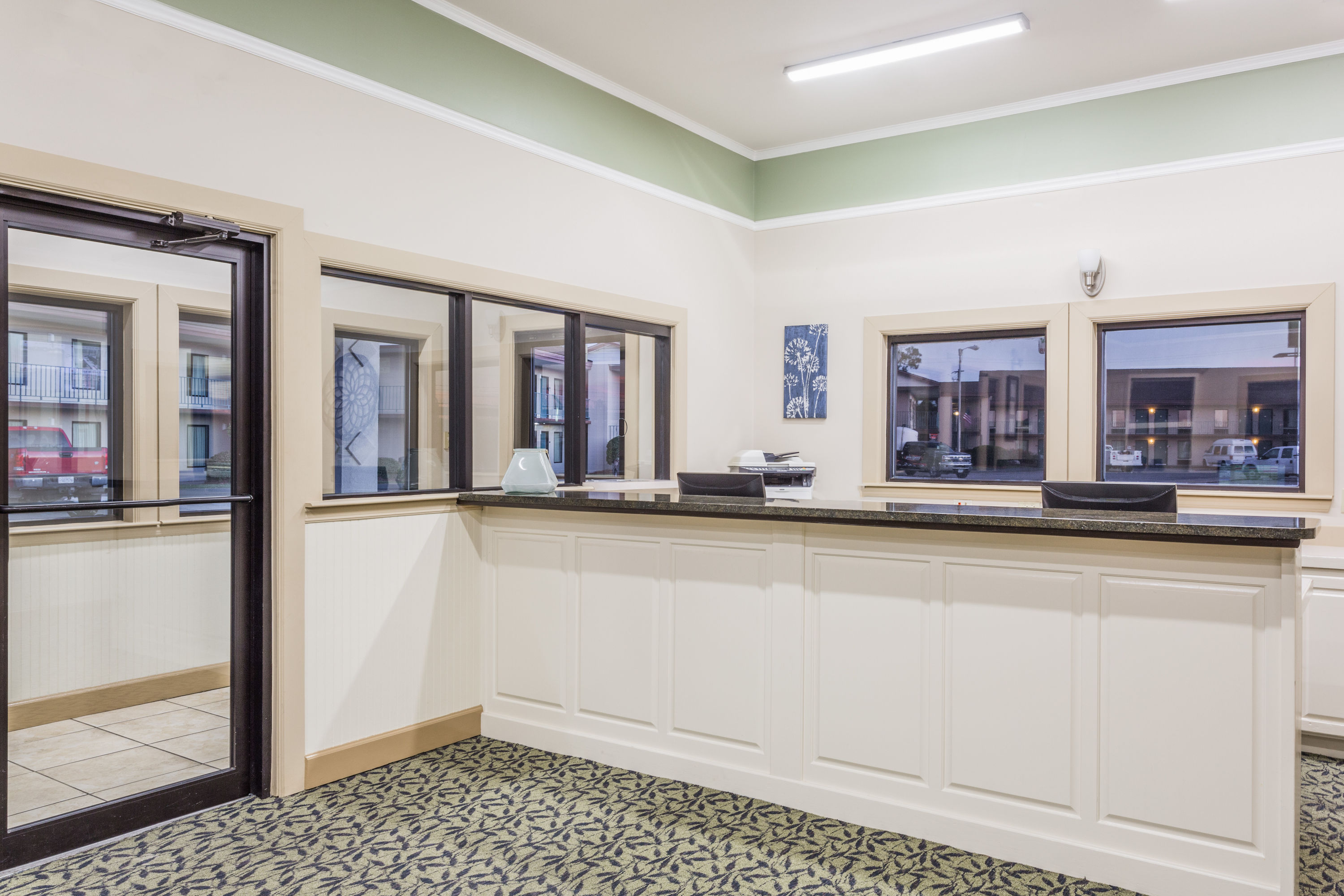 Super 8 by Wyndham Adel Adel, GA Hotels