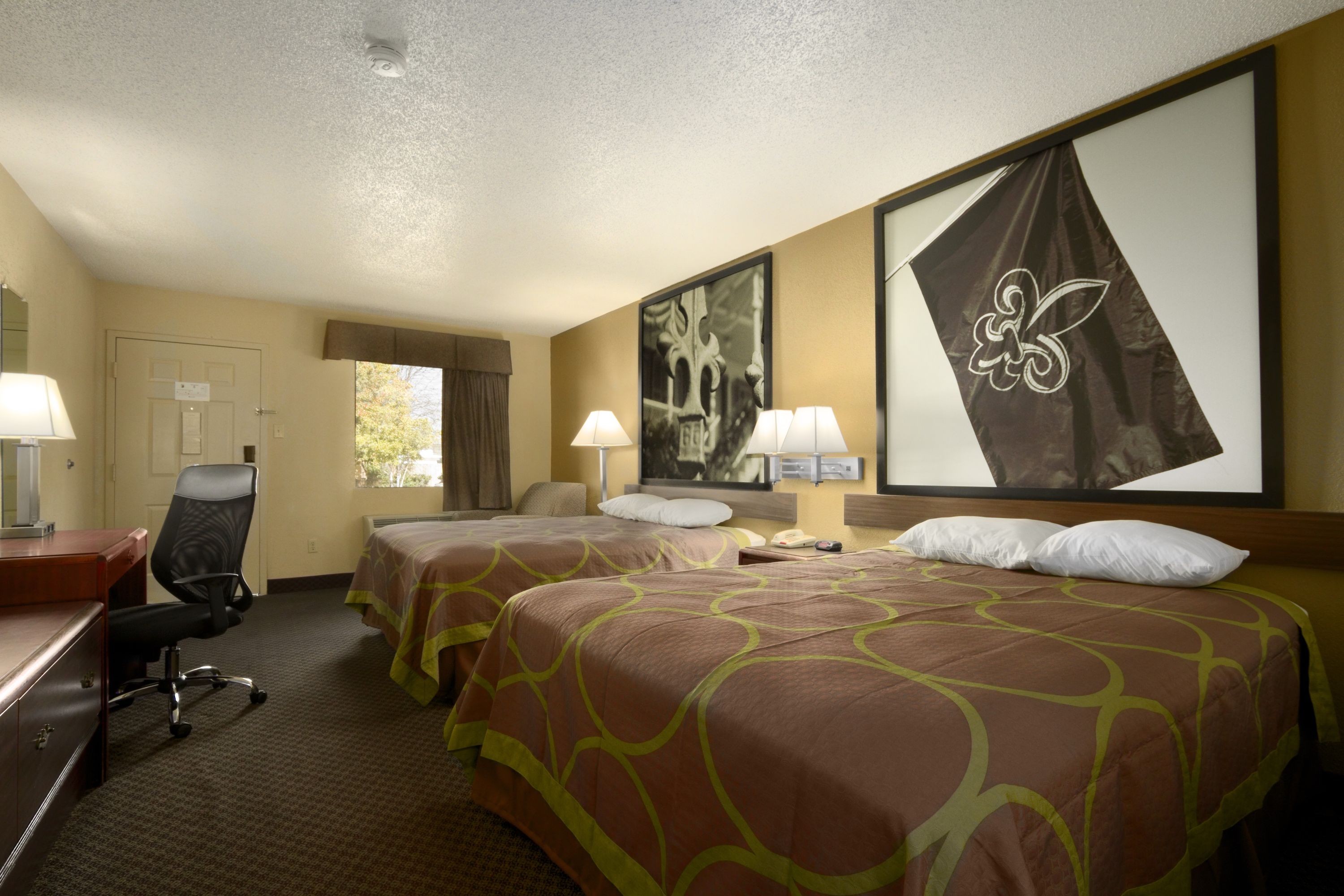 Guest room at the Super 8 by Wyndham Calhoun in Calhoun, Georgia